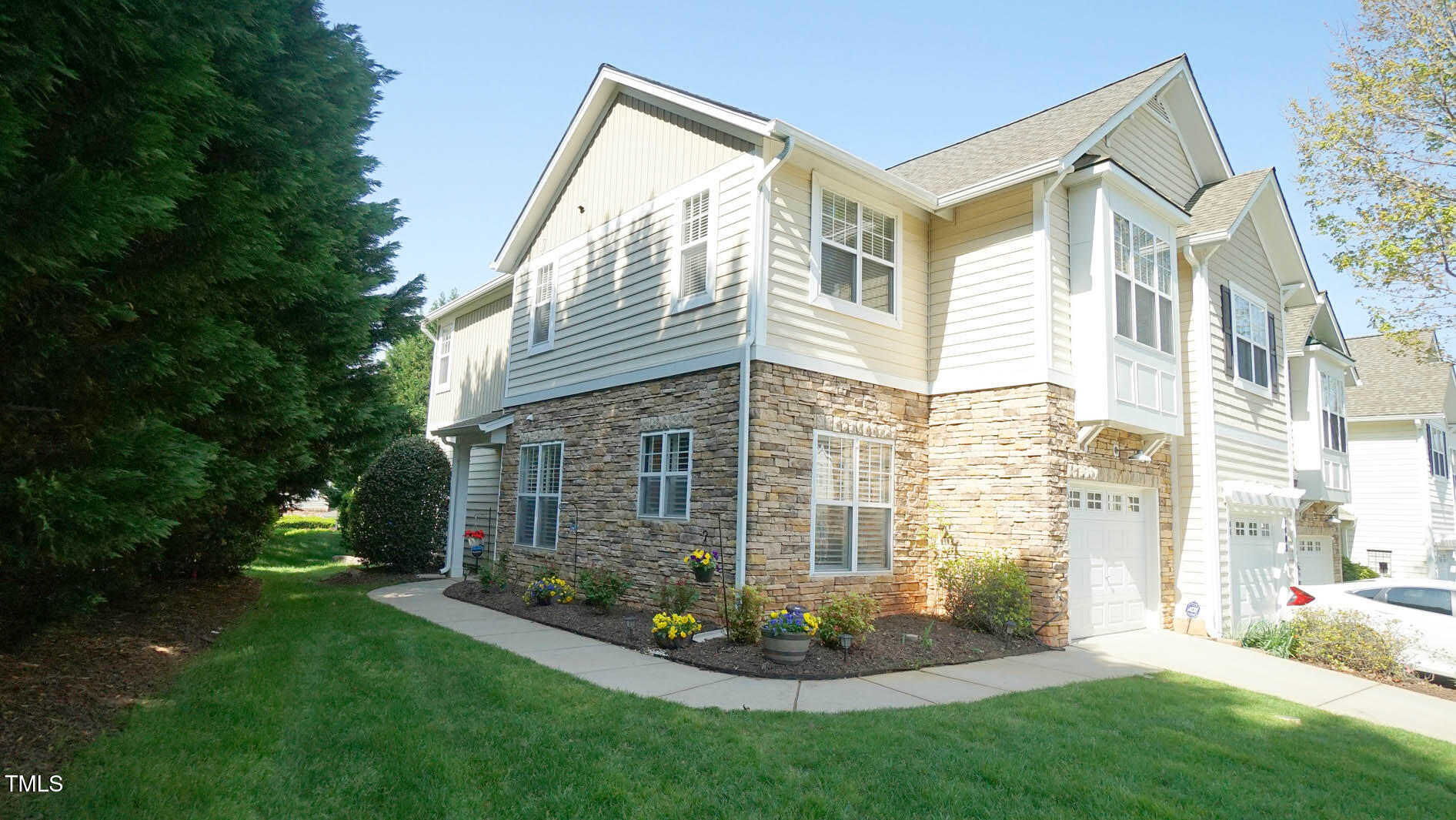 5901 Chivalry Court