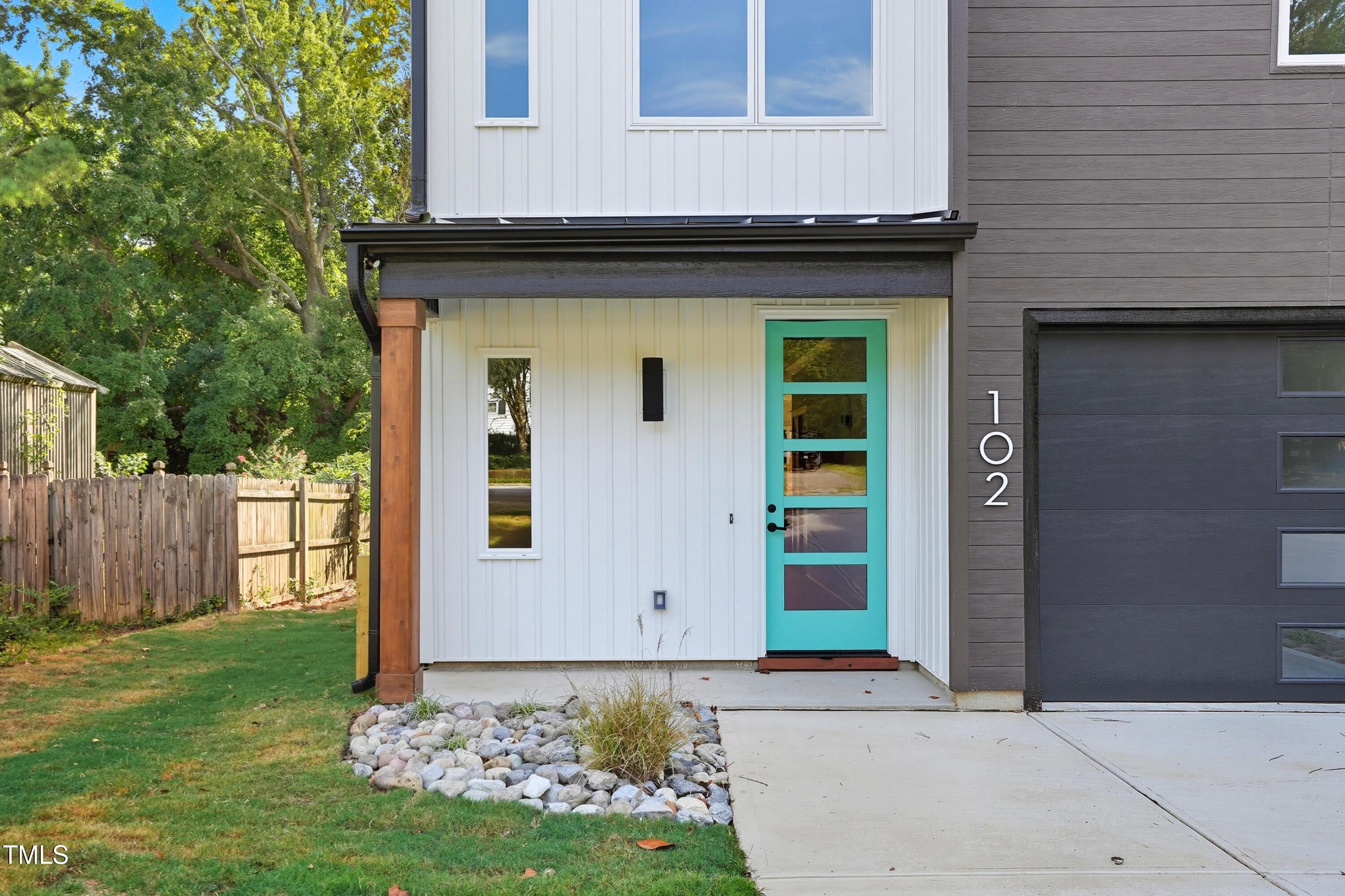 304 N King Charles Road 102