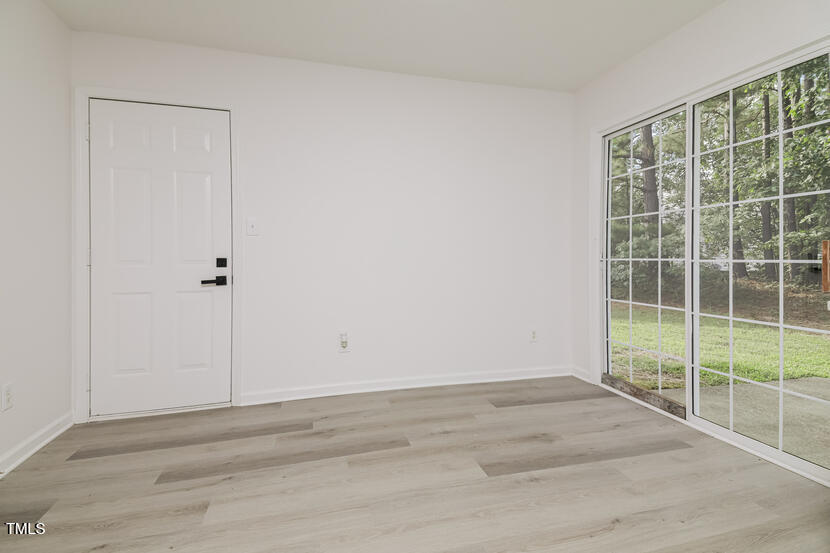 128 Leacroft Way