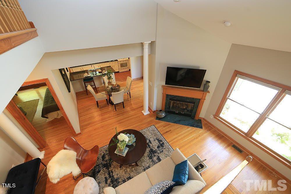 212 Columbia Place W