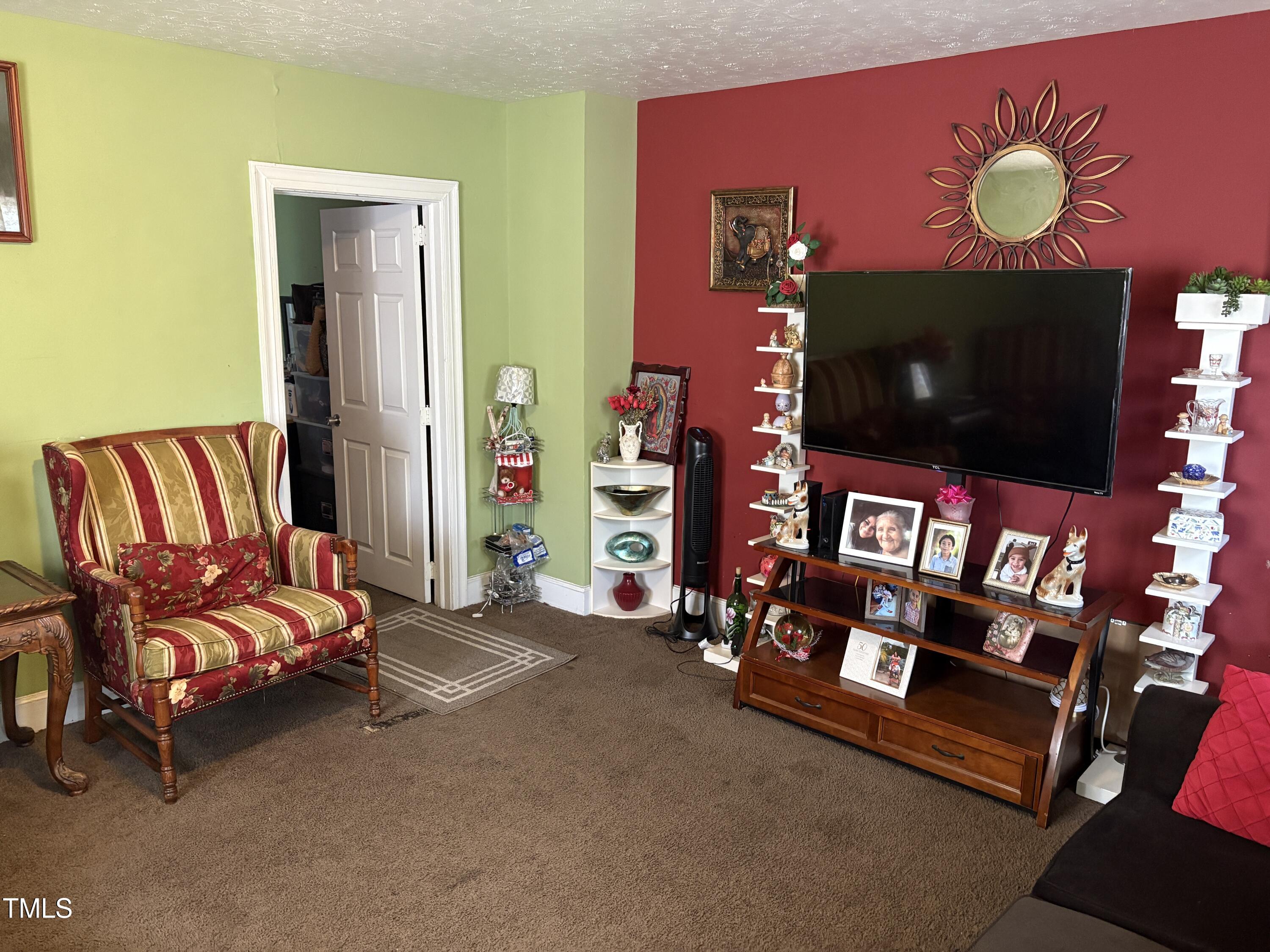 114 E Club Boulevard