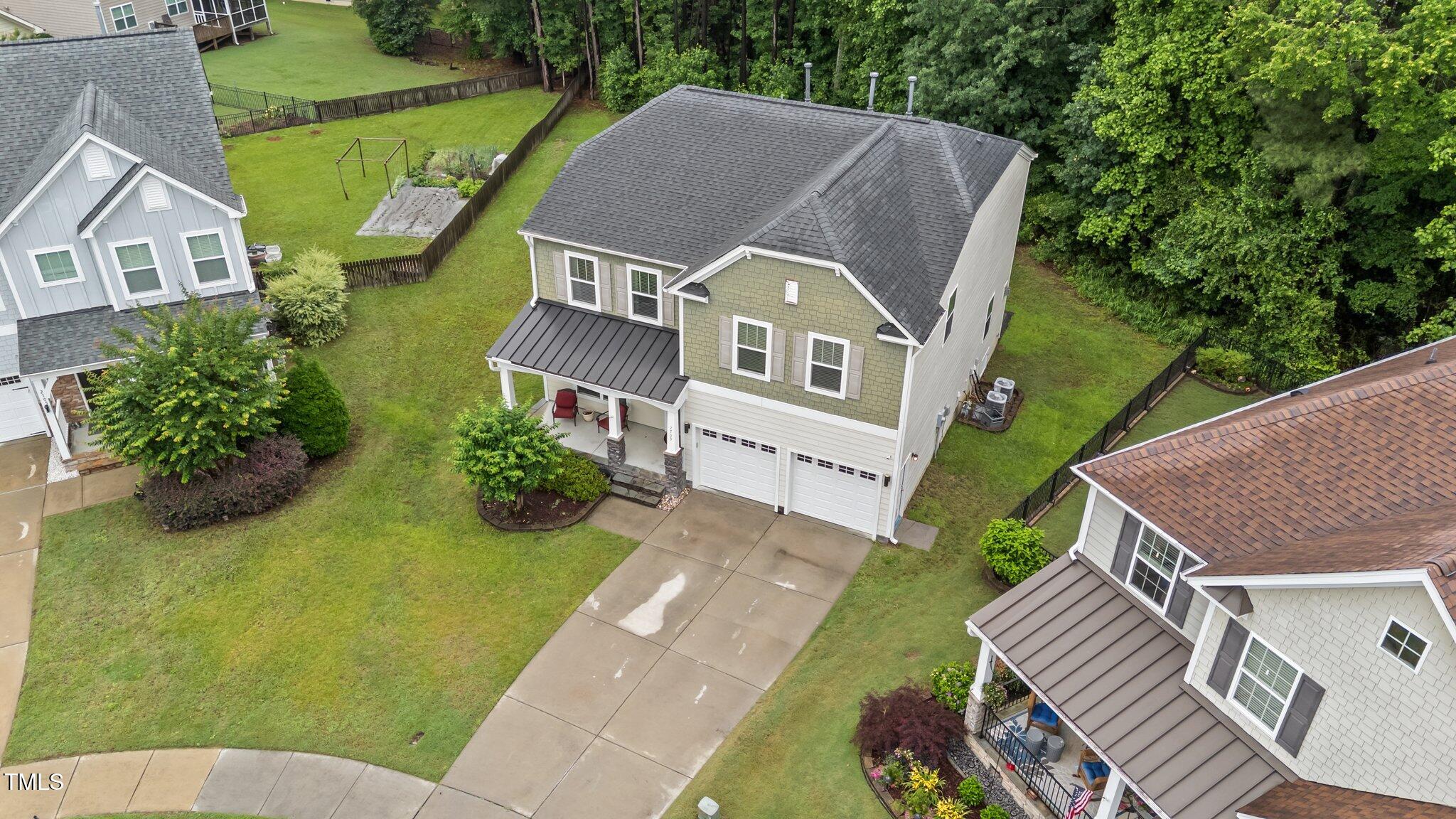 2709 Banks Lake Court