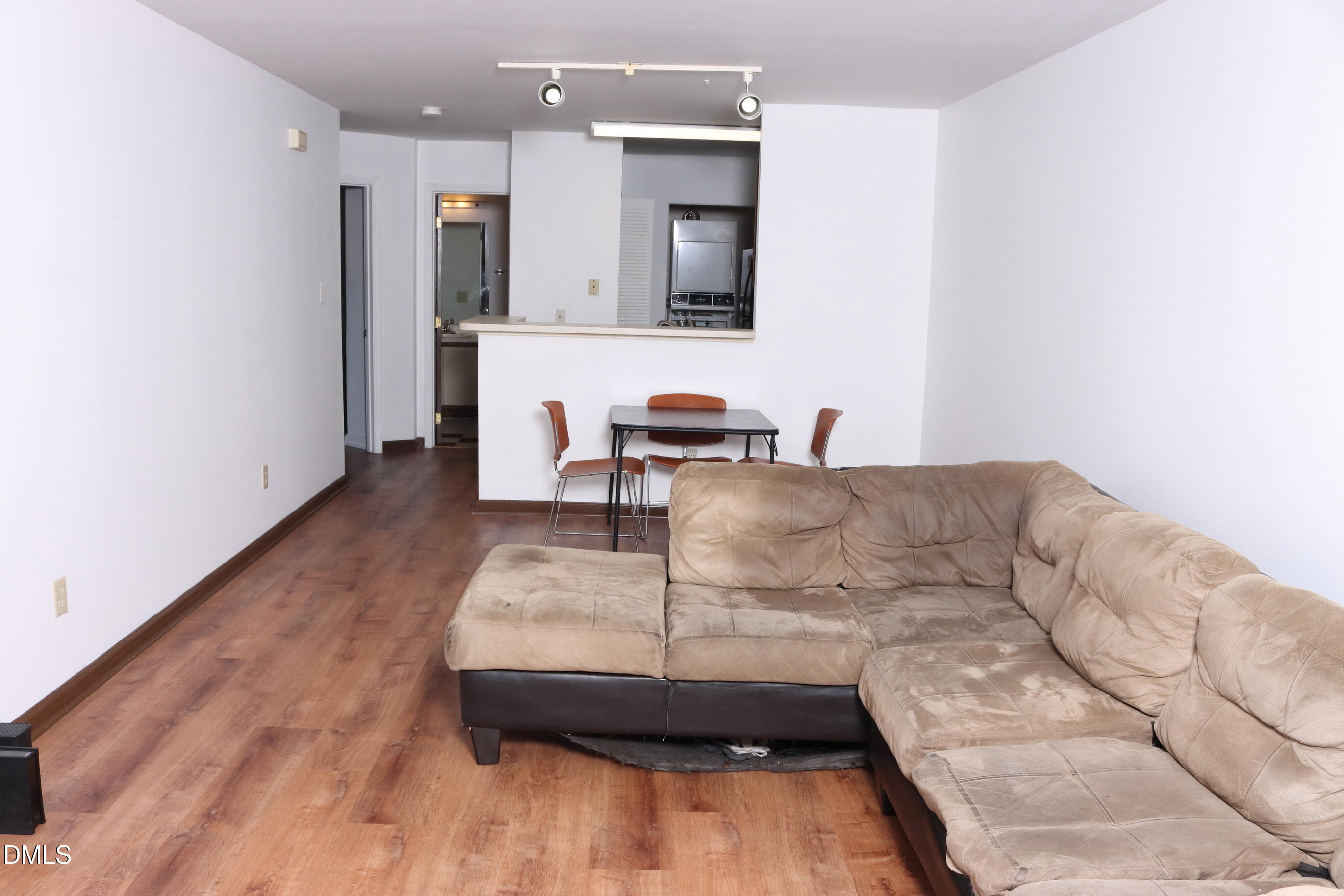 4907 Hollenden Drive 106