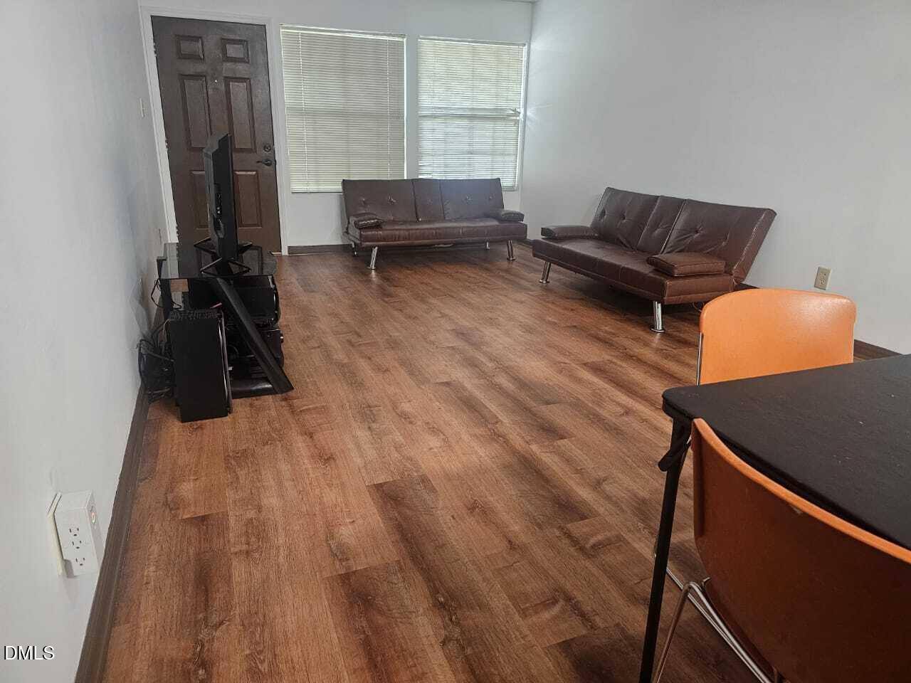 4907 Hollenden Drive 106