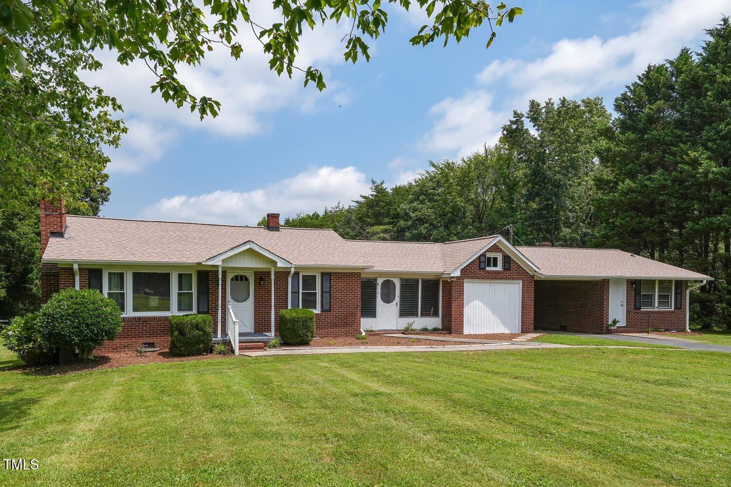 6121 Bentham Road