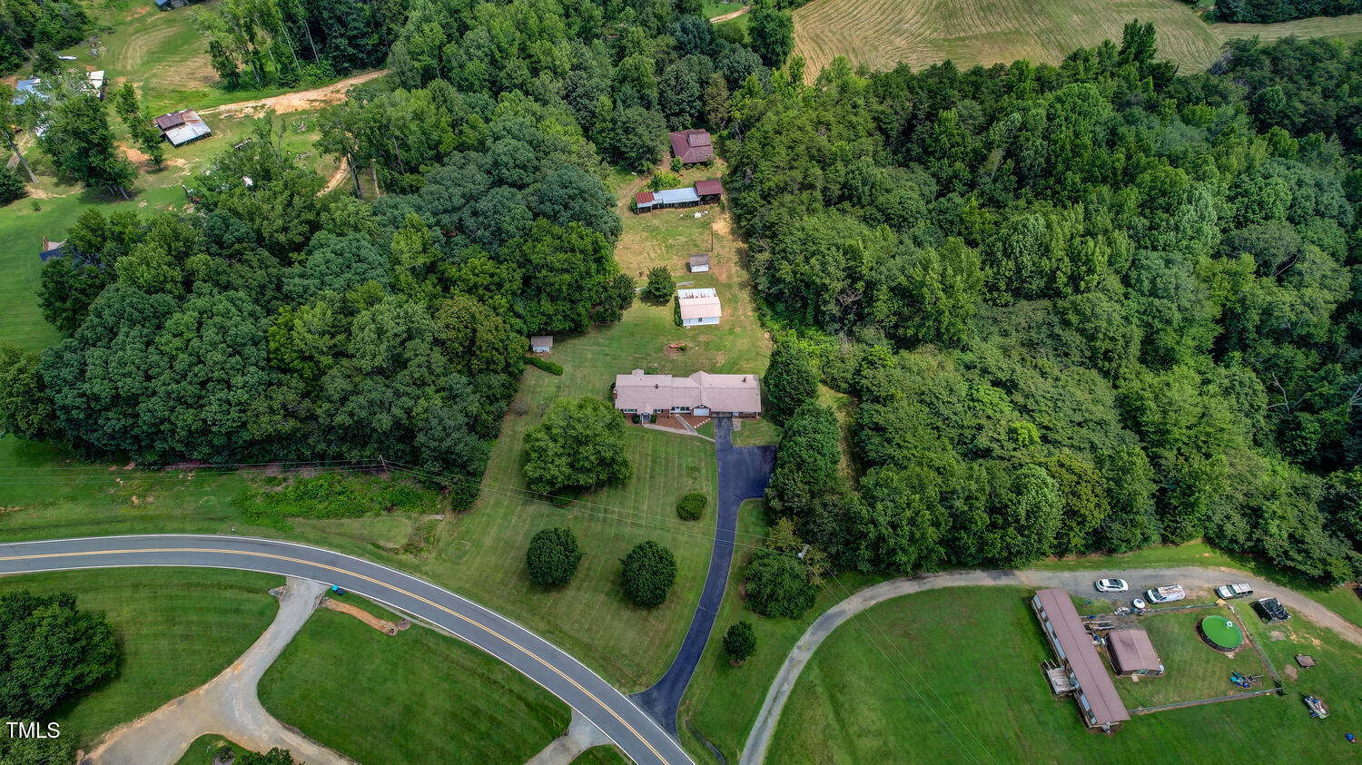 6121 Bentham Road