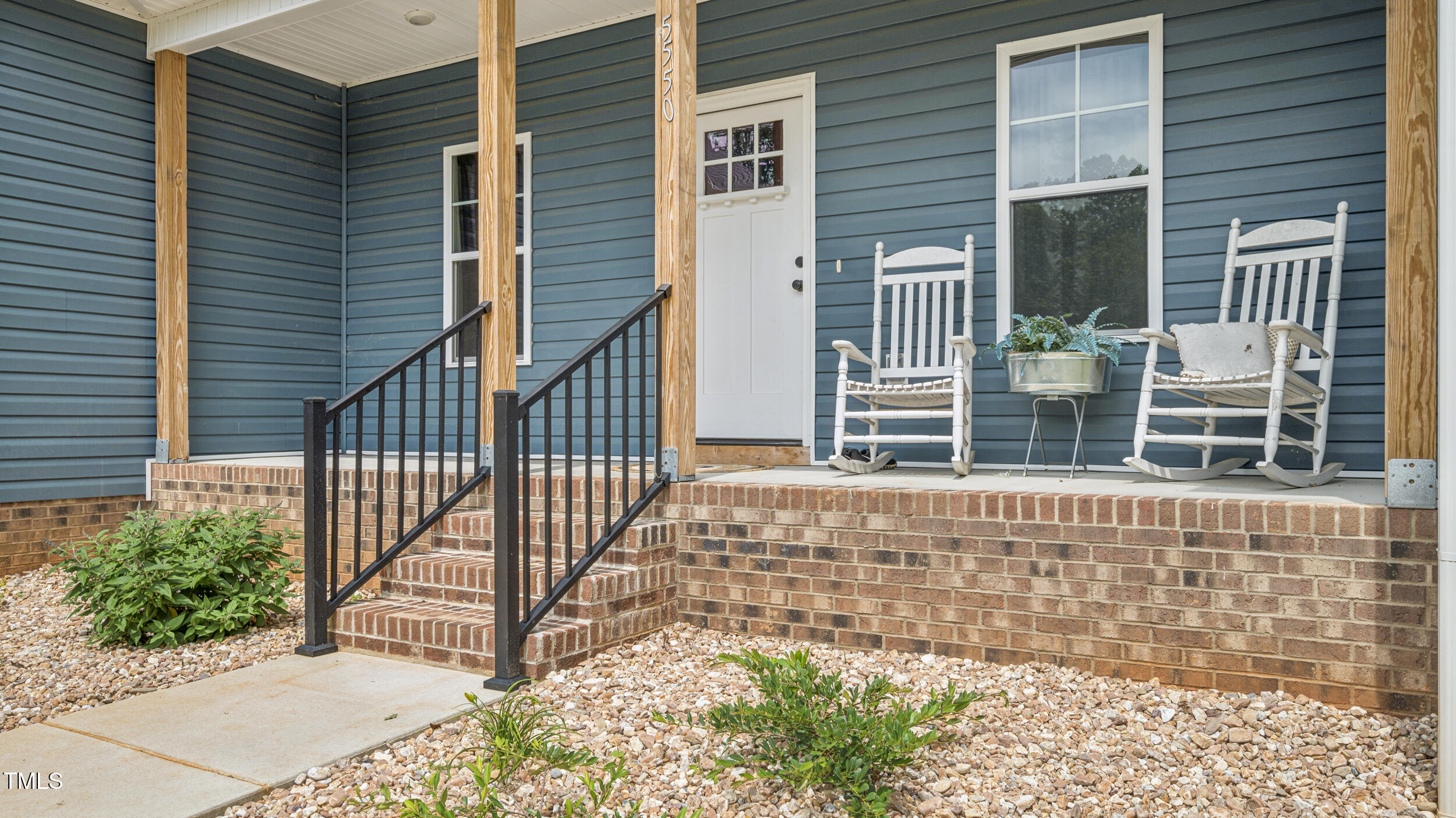 5550 Mountain Trail