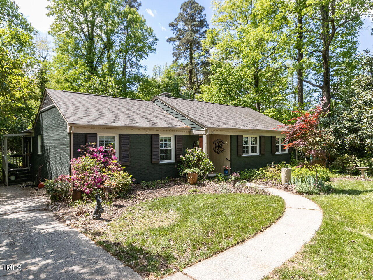 713 Macon Place