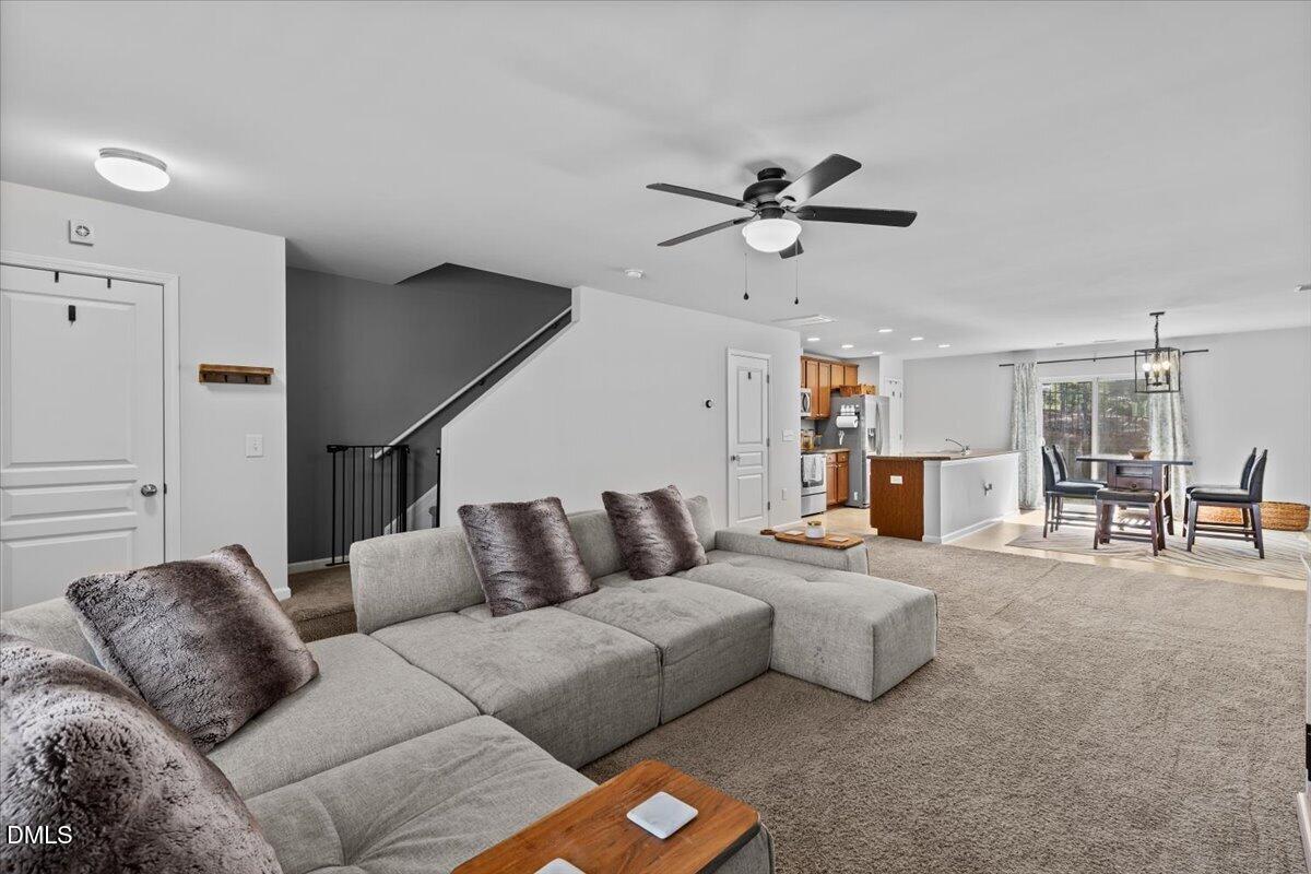 100 Stratford Lakes Drive Unit 384