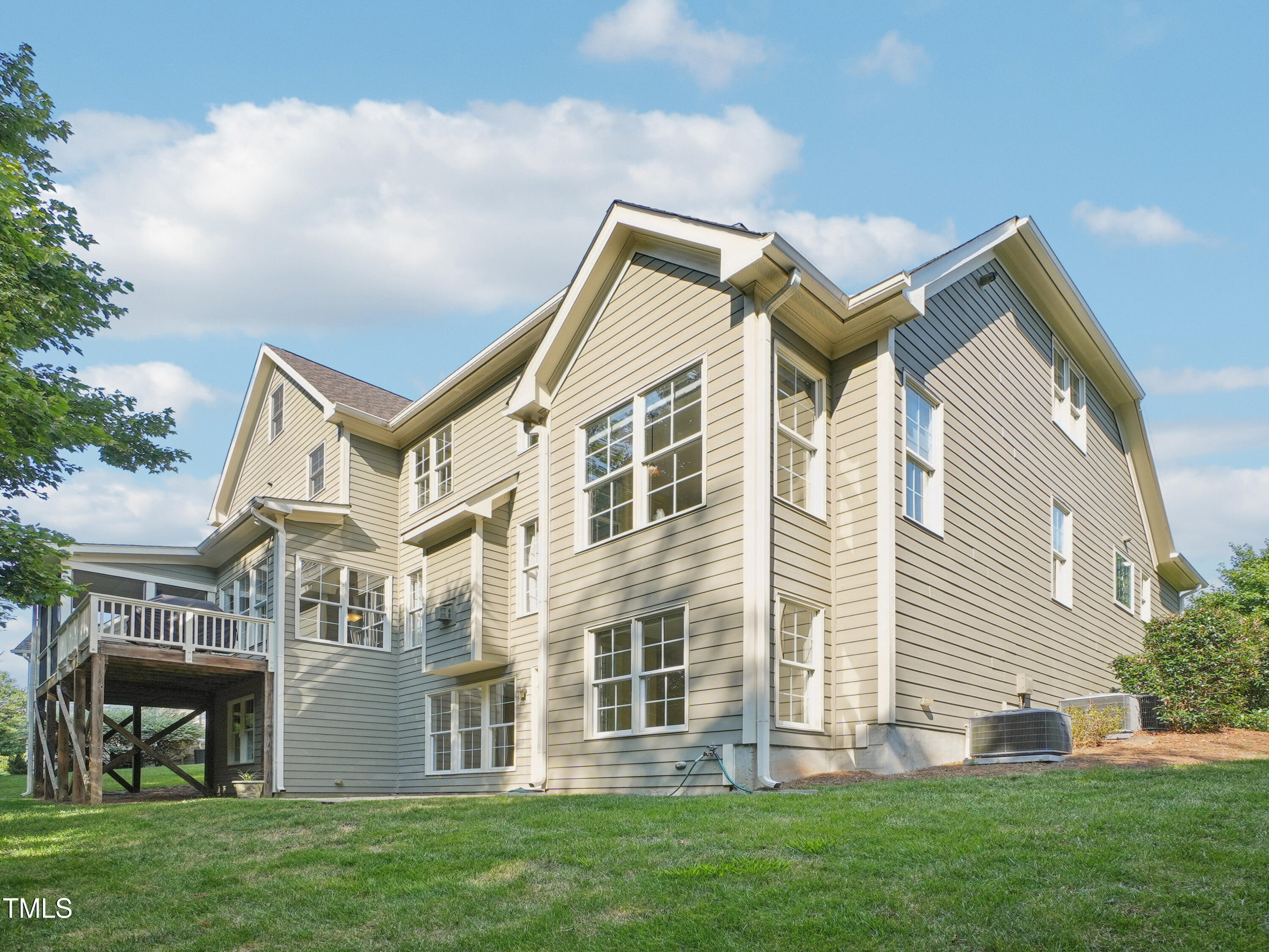 111 Woodland Ridge Court