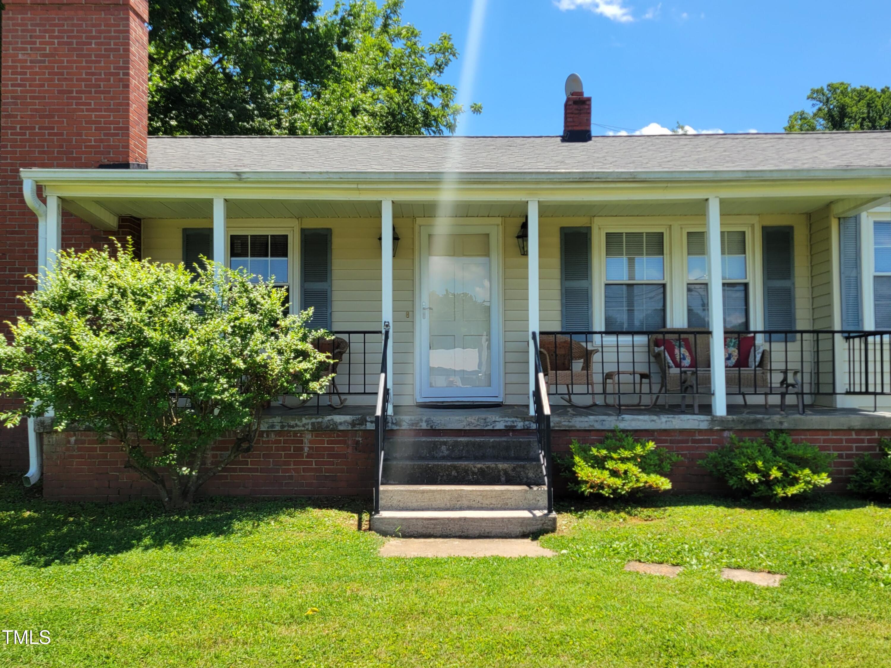 411 W Raleigh Street