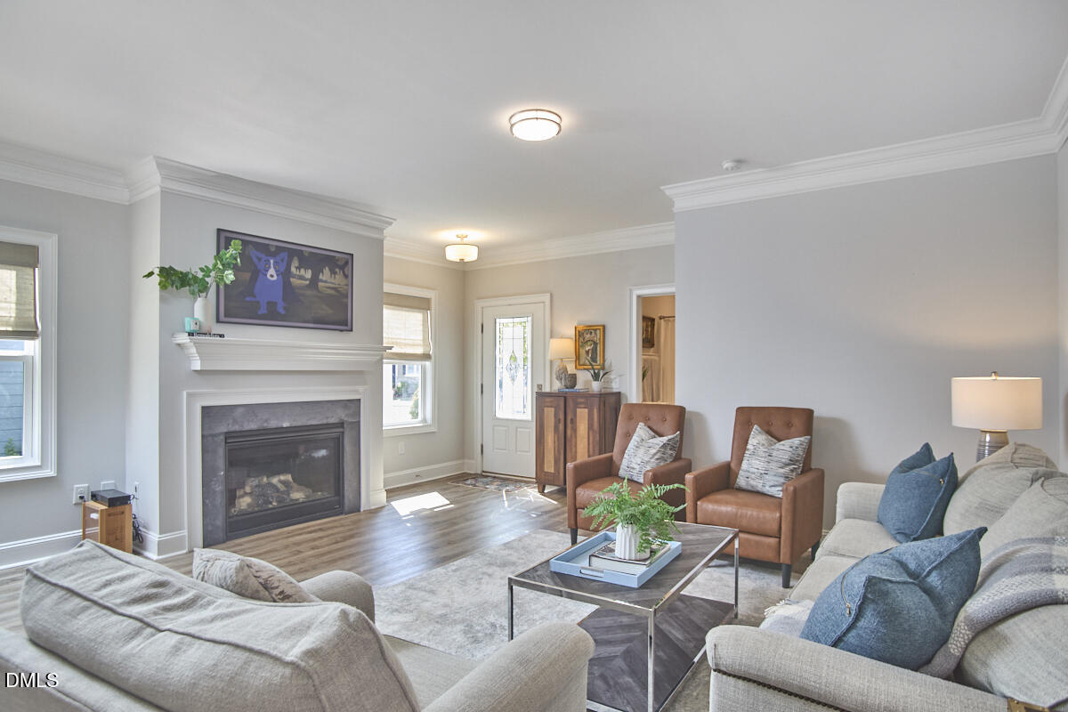 1231 Gloriosa Street