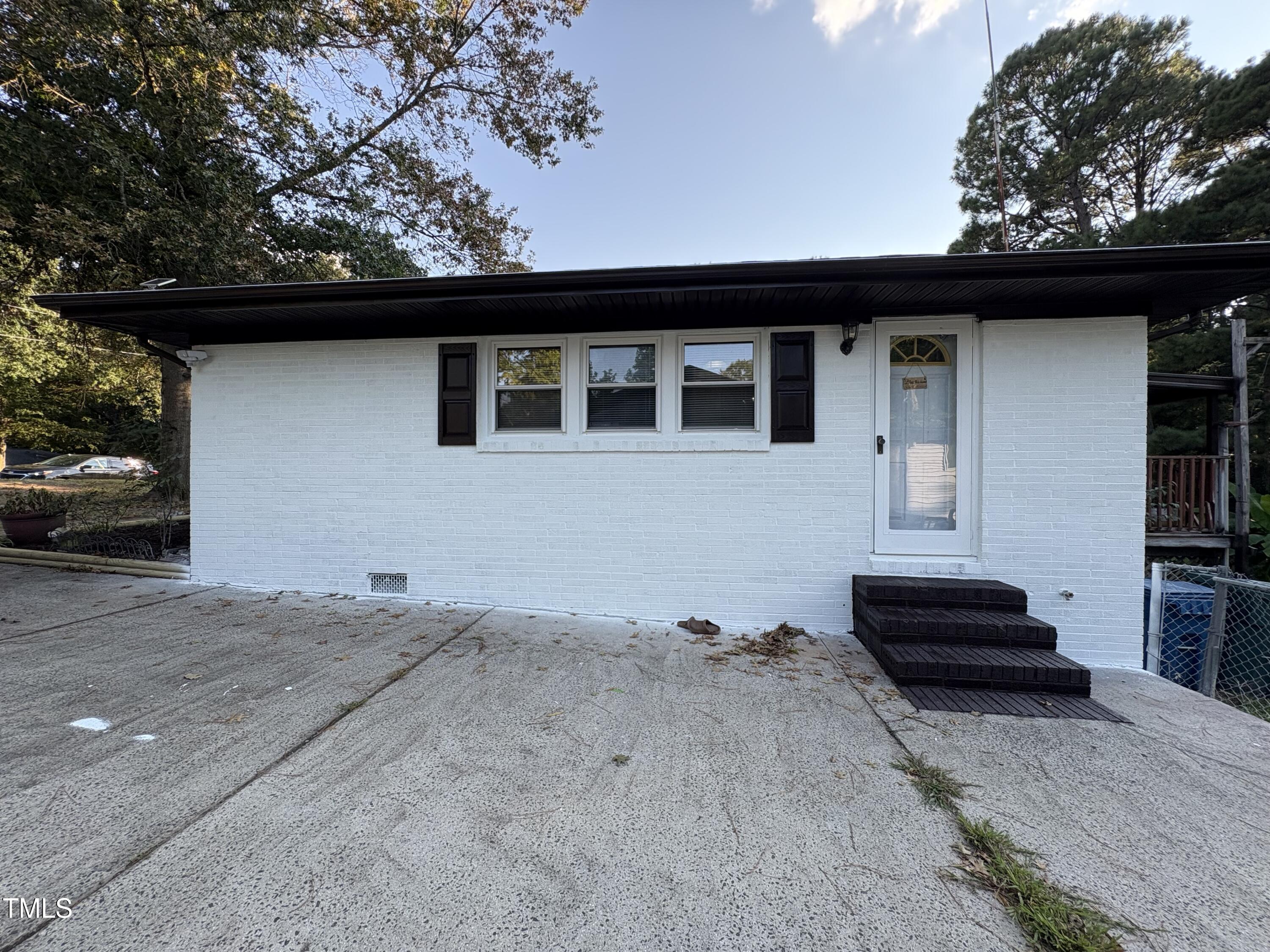 806 Lindley Dr Drive