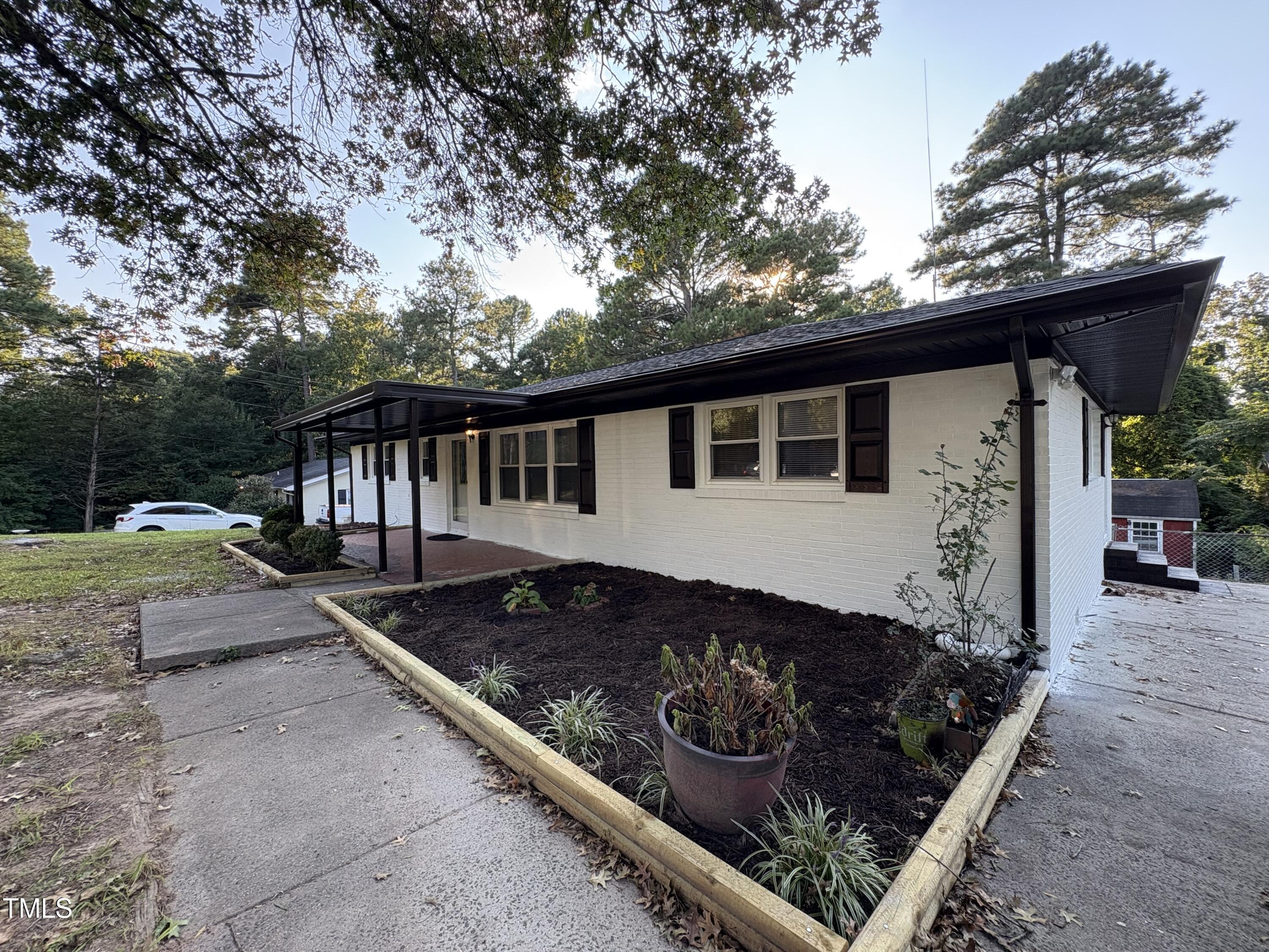 806 Lindley Dr Drive