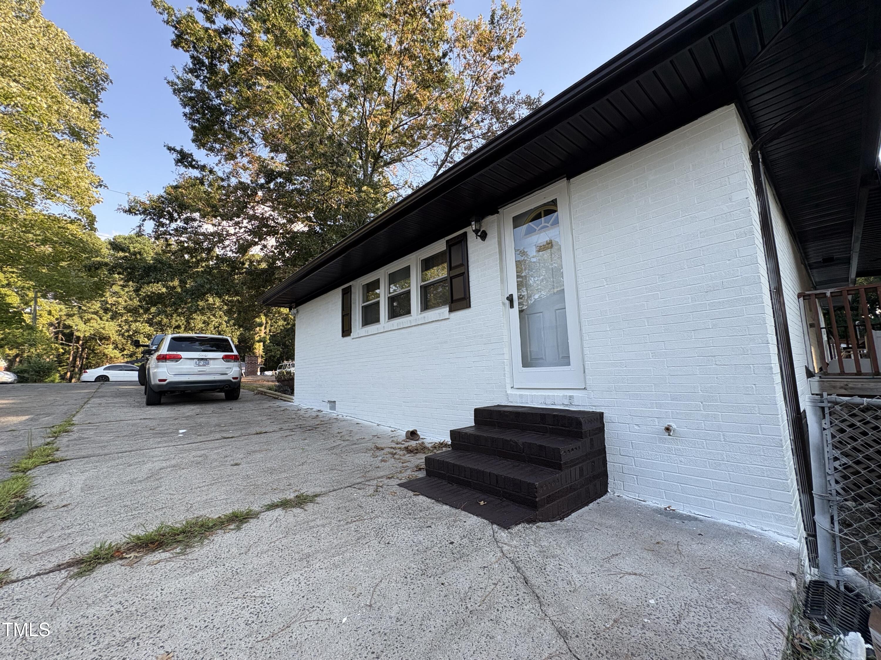 806 Lindley Dr Drive