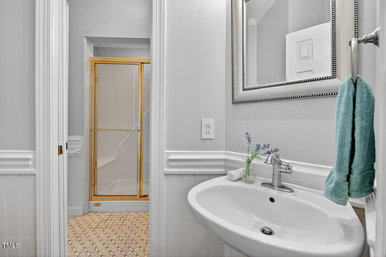 Cary, North Carolina 27519, United States, 5 Bedrooms Bedrooms, ,3 BathroomsBathrooms,Residential,Active,199007