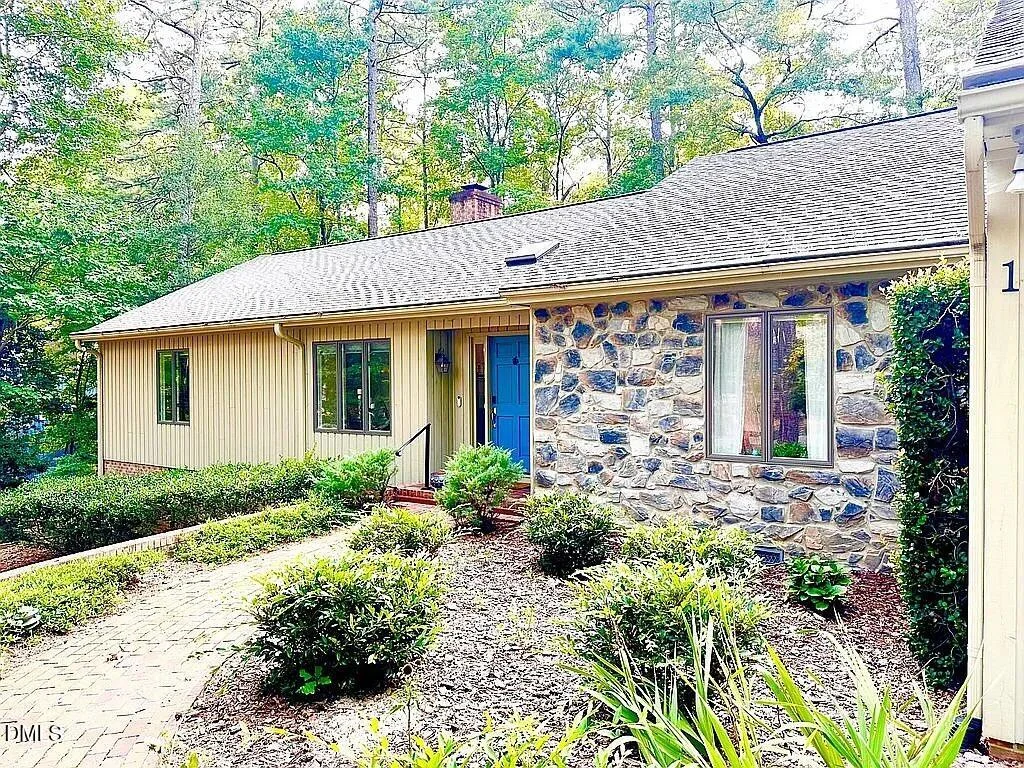 1907 Wedgewood Drive