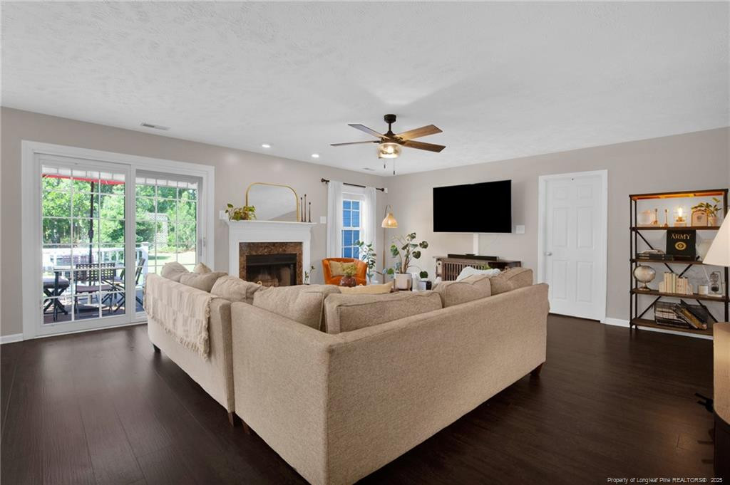 208 Fallingleaf Drive