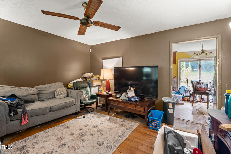 4723 Dominion Road