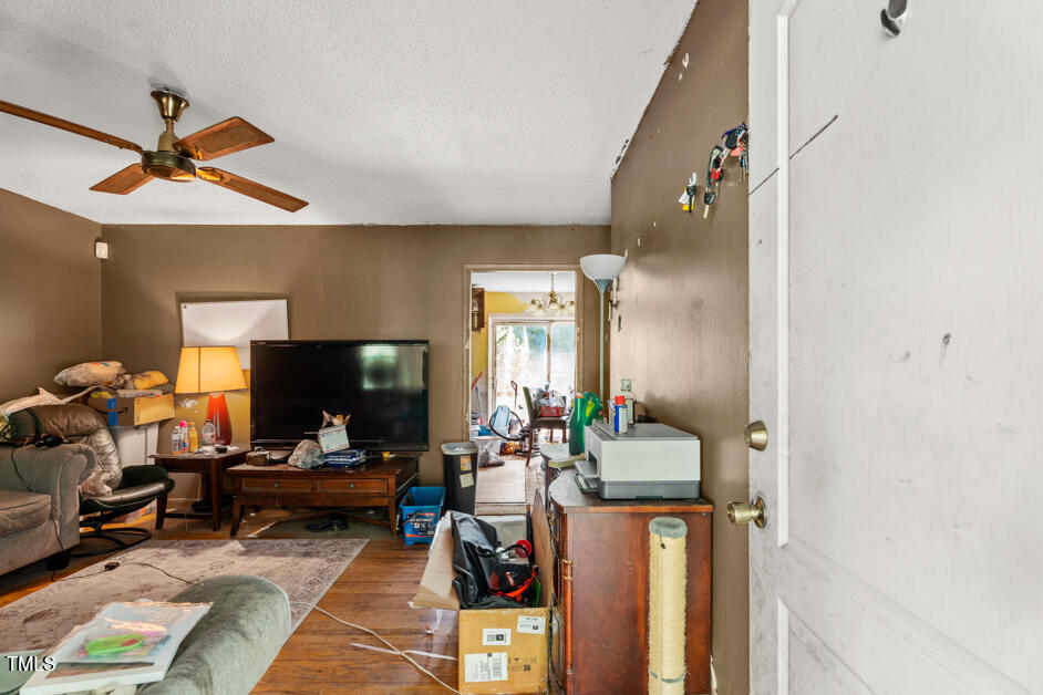 4723 Dominion Road