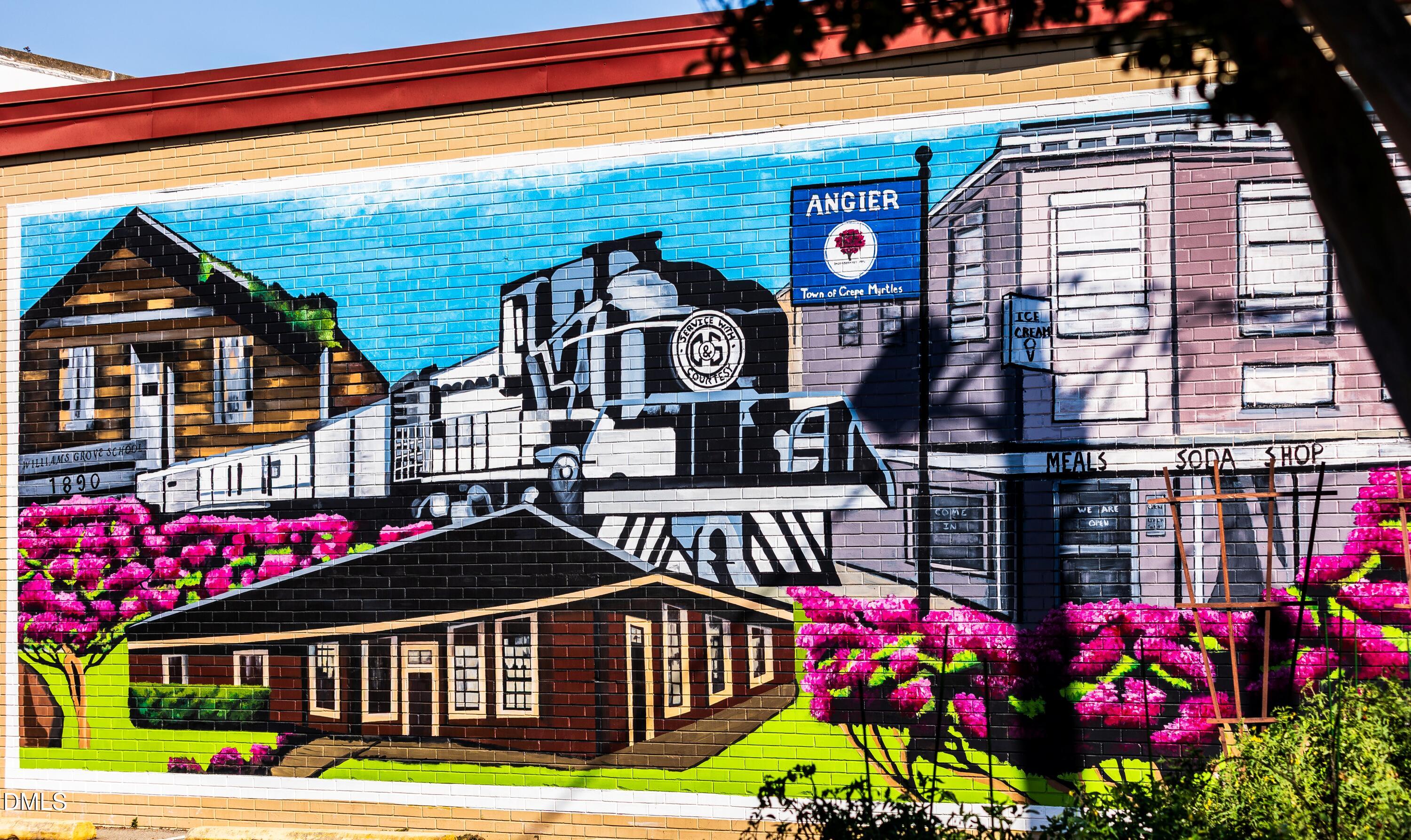 32 Serpens Drive 220