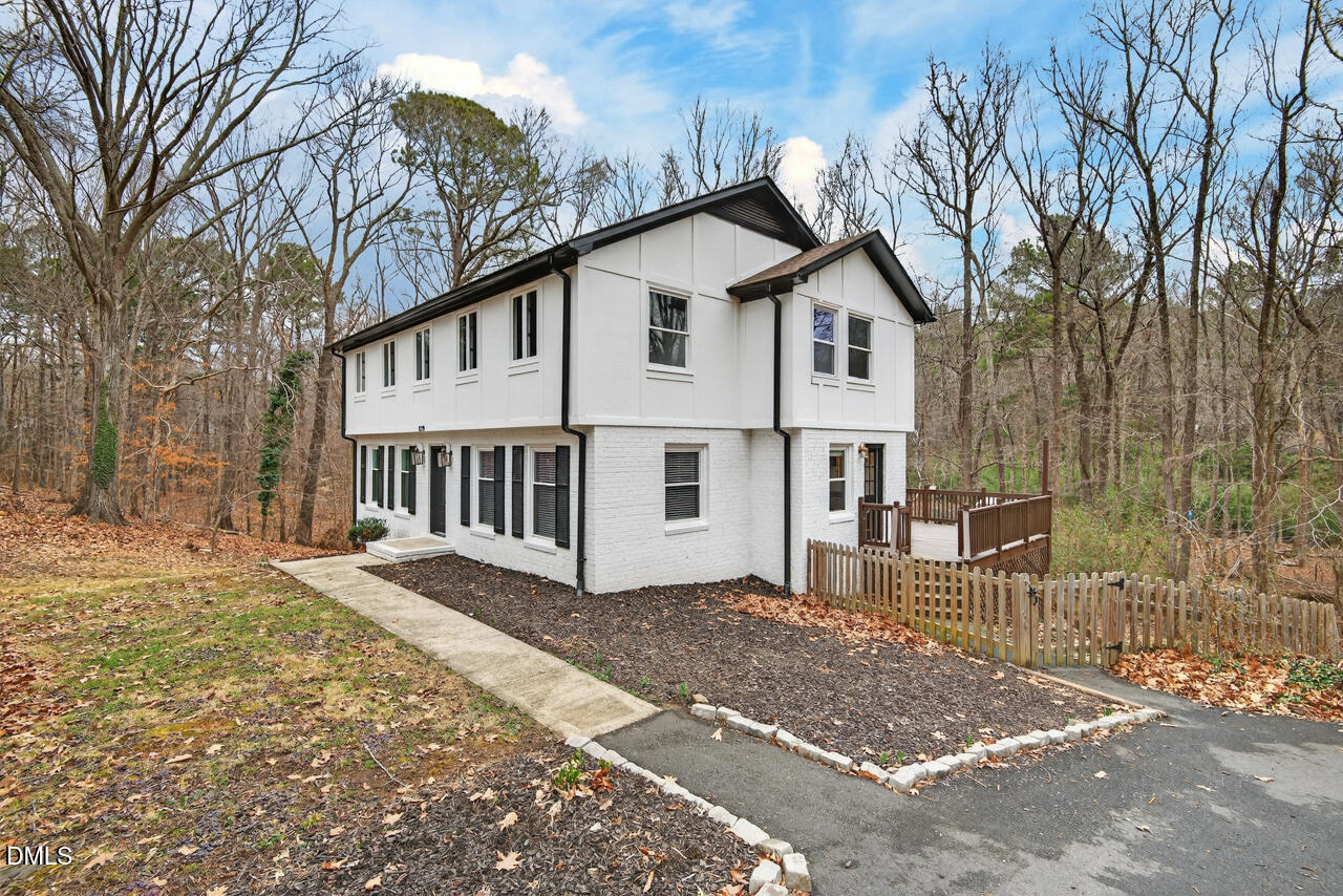 829 Sandlewood Drive