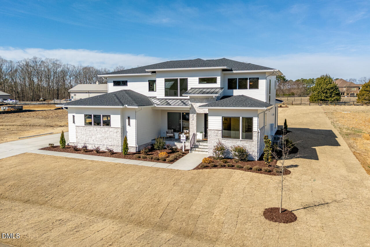 5856 Carriage Gate Drive