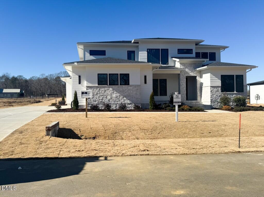 5856 Carriage Gate Drive