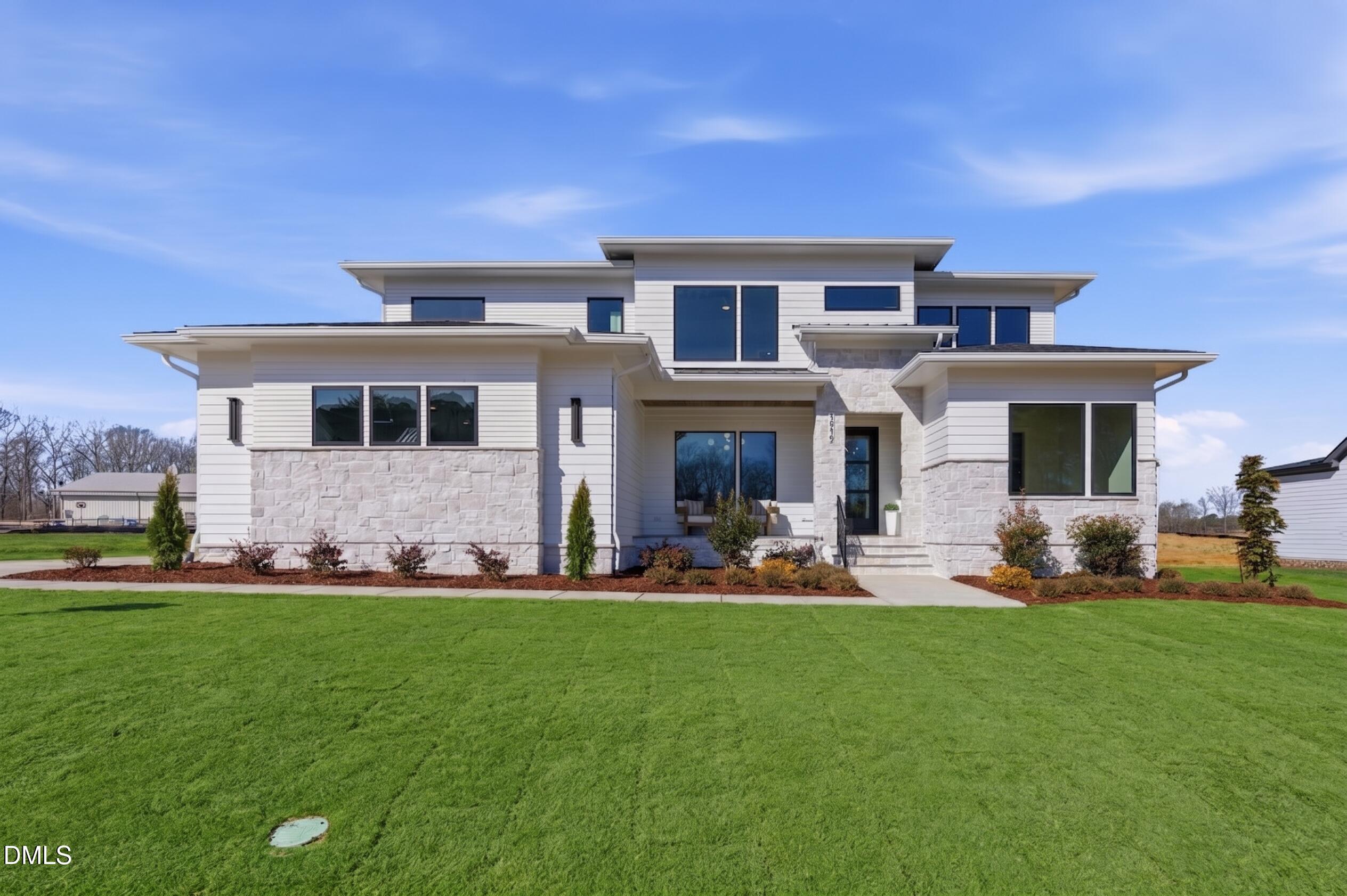 5856 Carriage Gate Drive