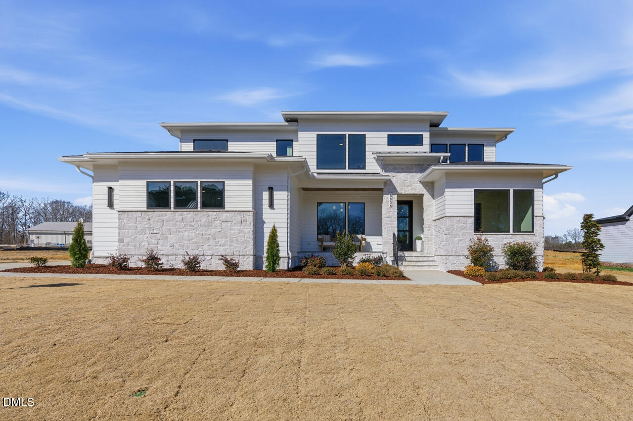 5856 Carriage Gate Drive