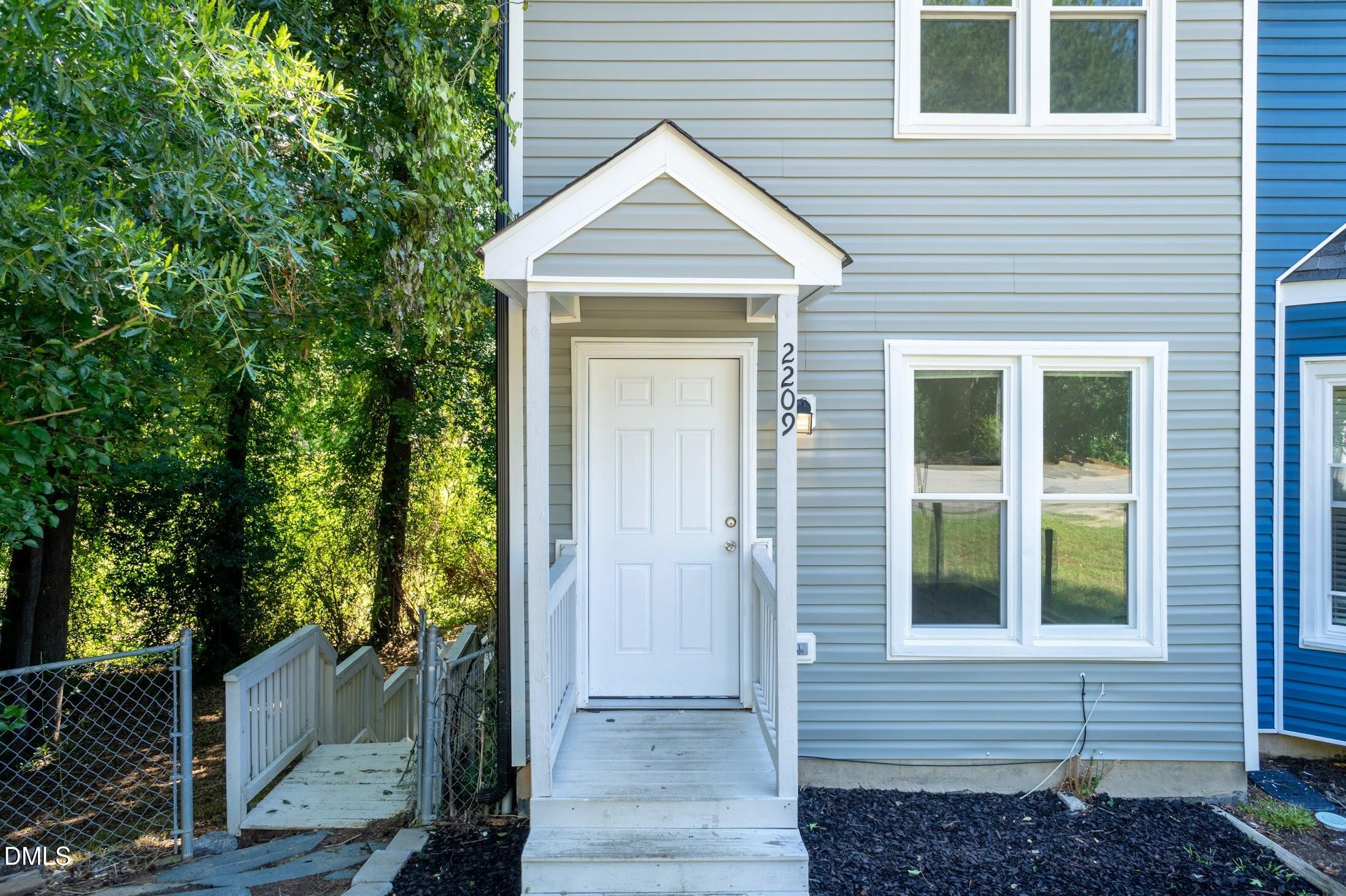 2209 Quartz Court