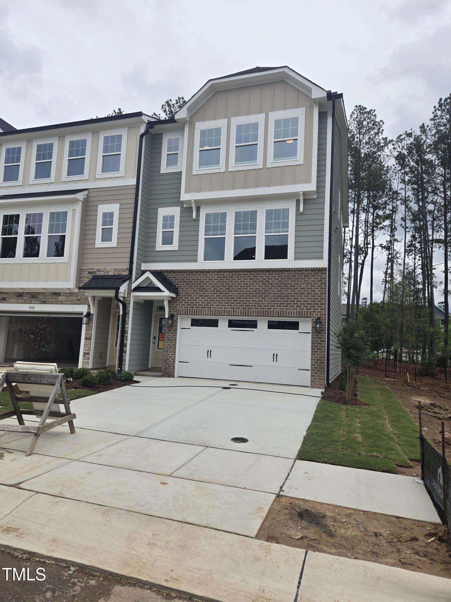 5028 Jowetts Walk Drive 24