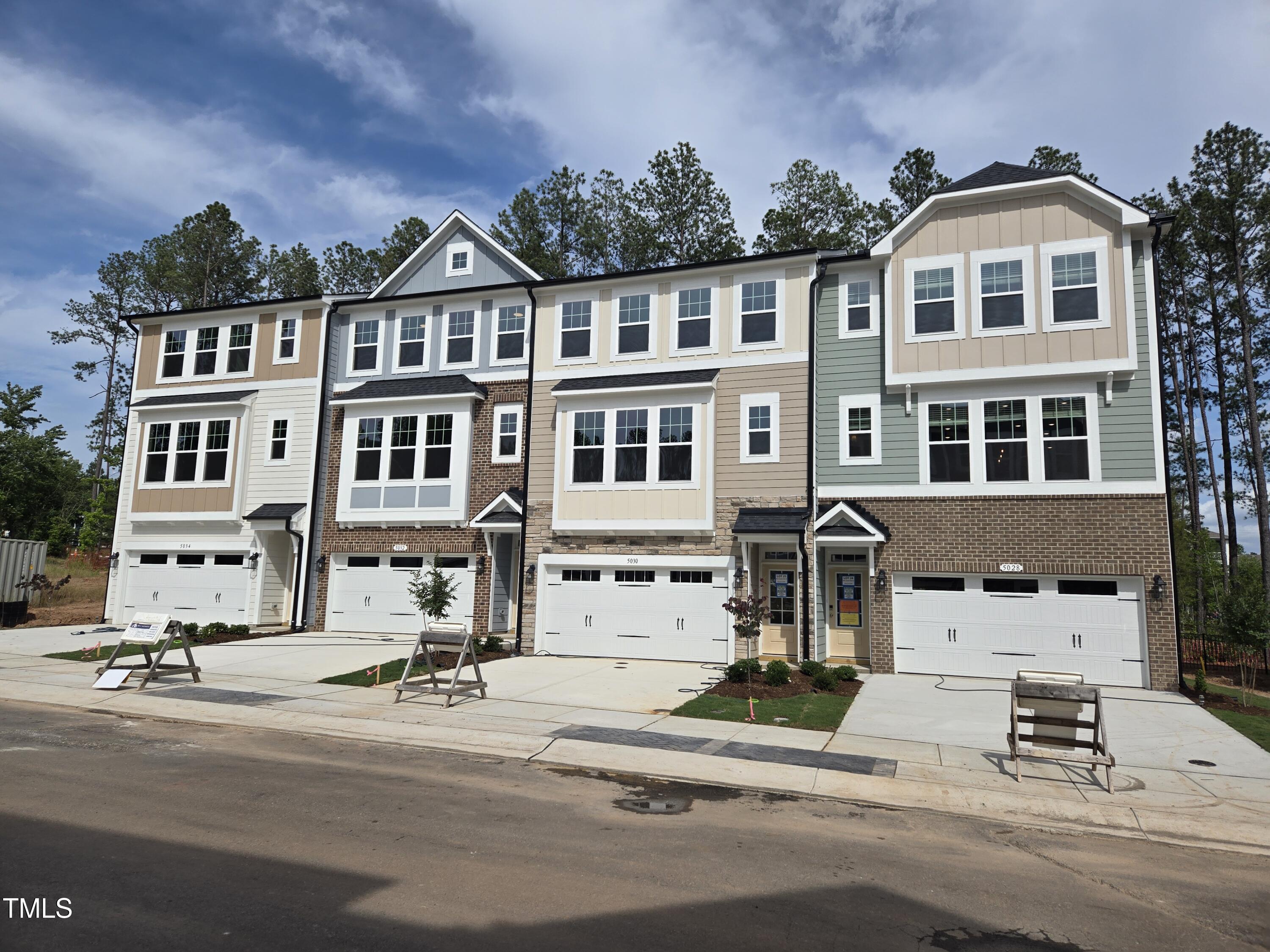 5028 Jowetts Walk Drive 24