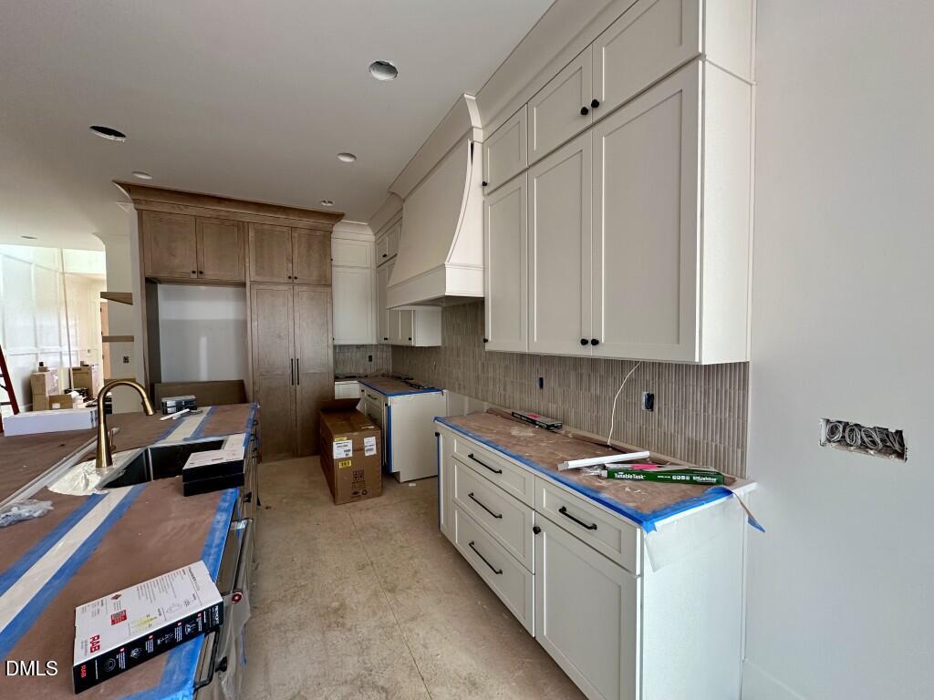 15 Chestnut Oak Drive