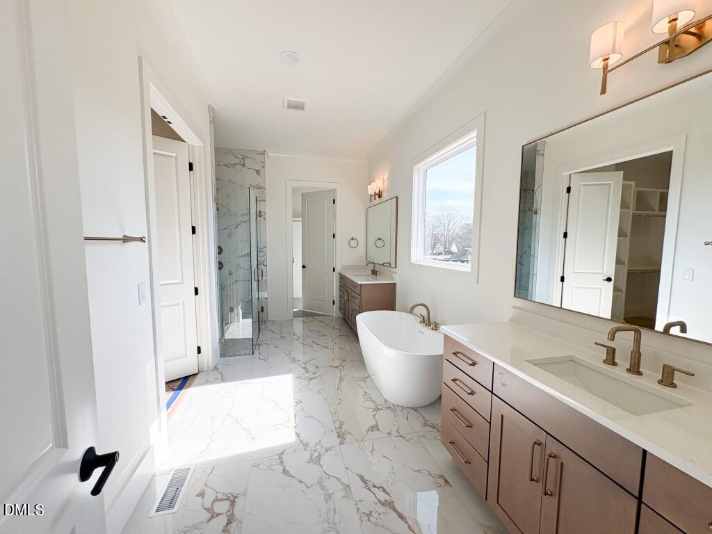 5816 Carriage Gate Drive