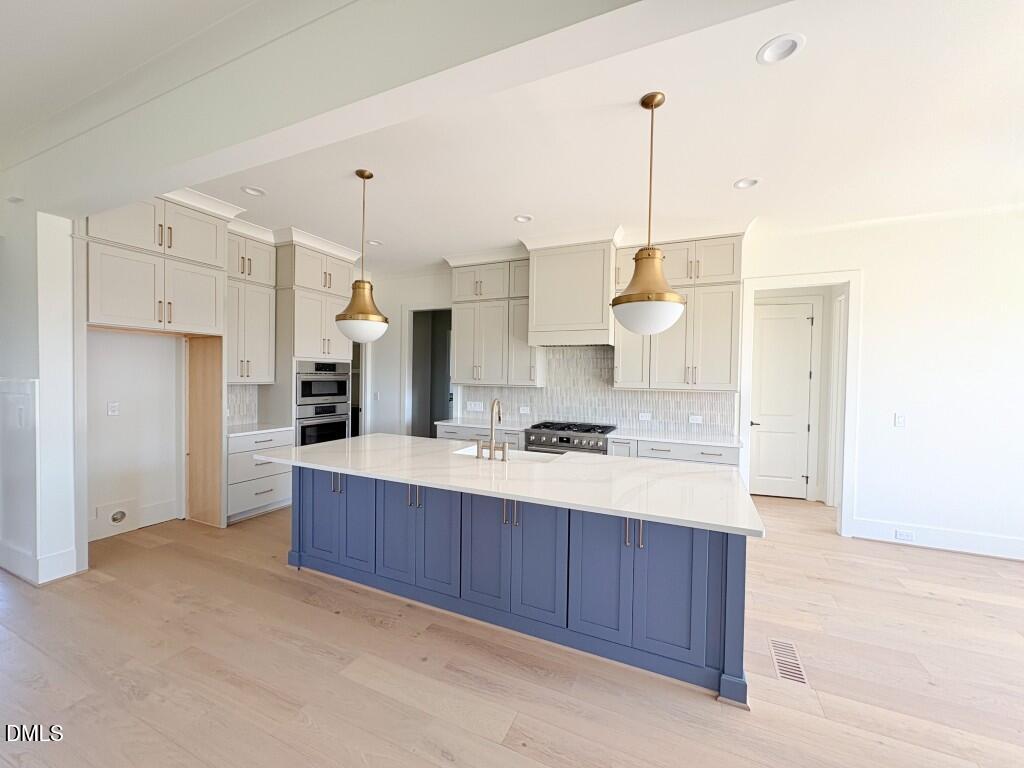 5816 Carriage Gate Drive