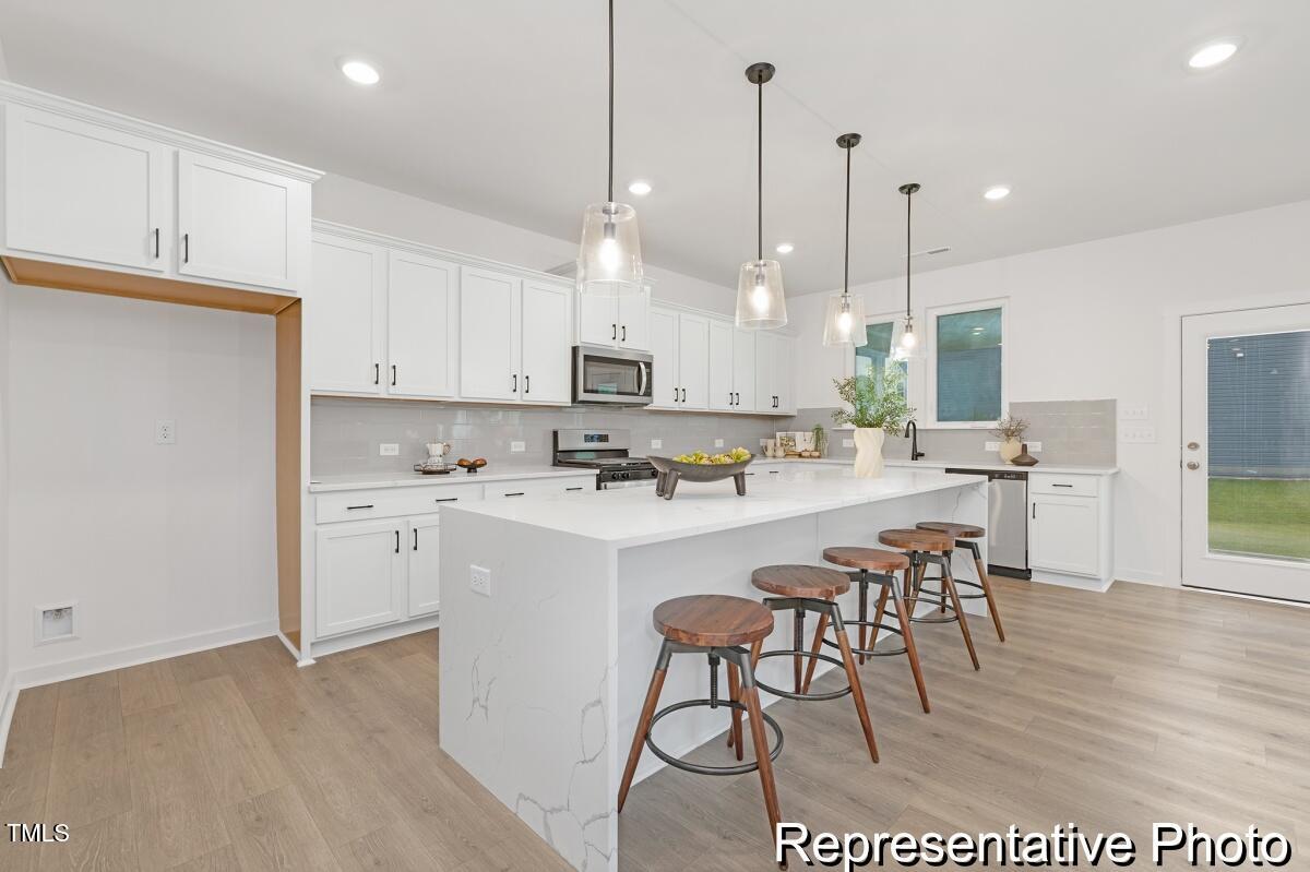 415 W Plentiful Way 108p