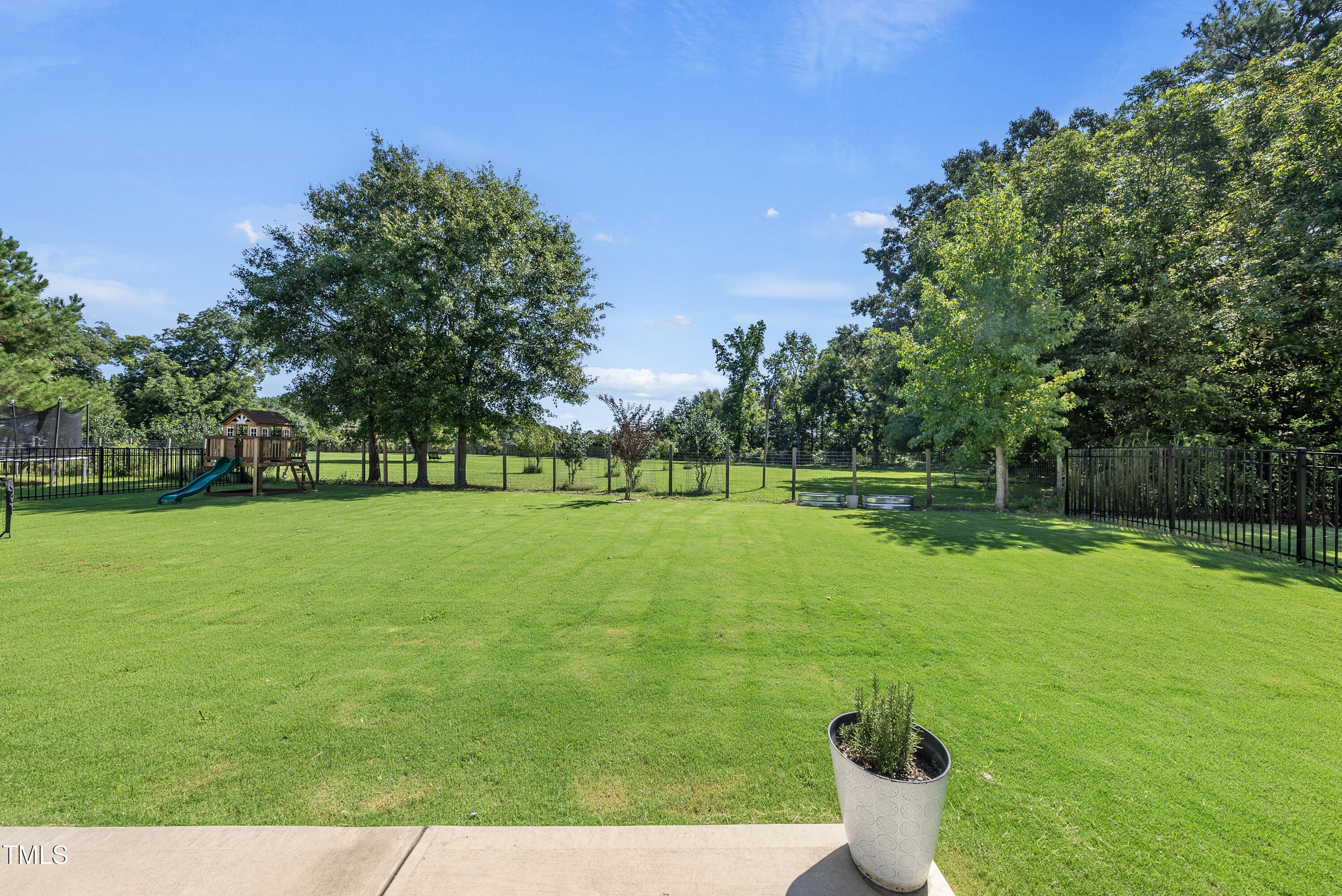 417 Long Lake Drive