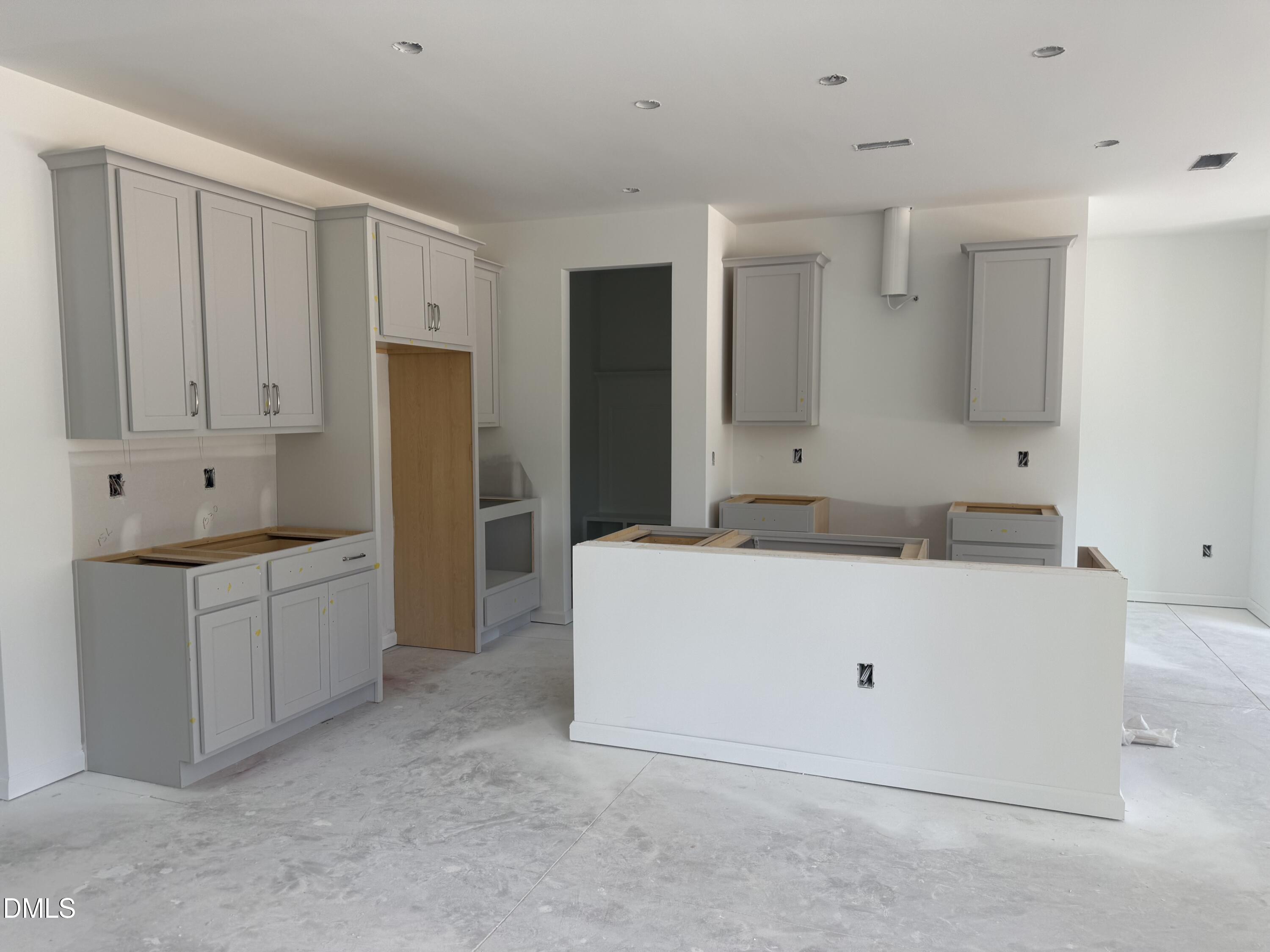 909 Fetching Place 377