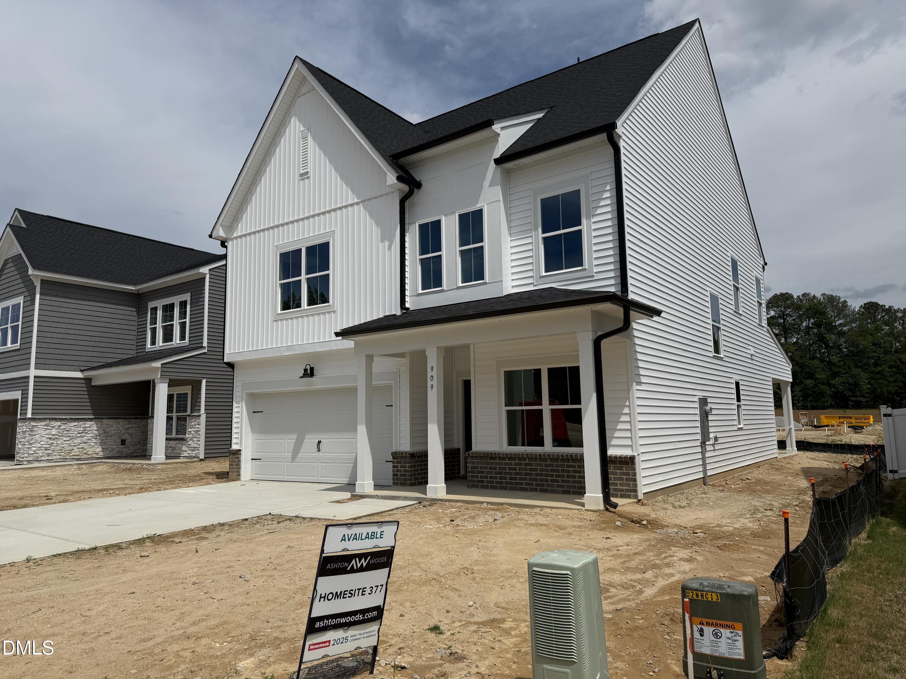 909 Fetching Place 377