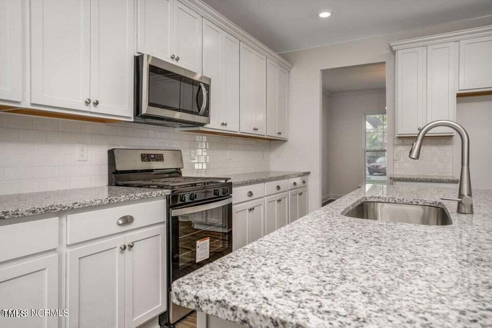 2048 Long Point Trail