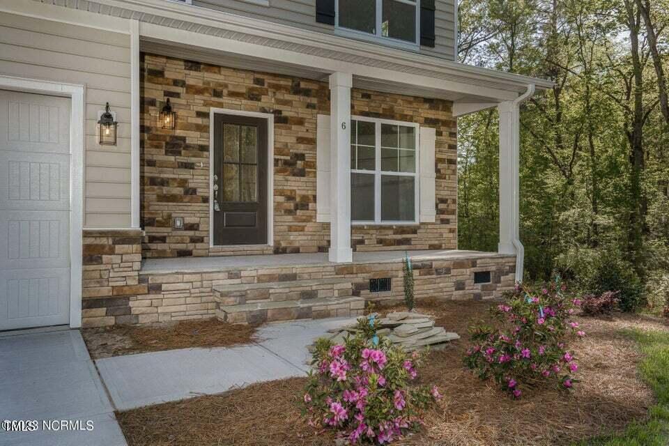 2048 Long Point Trail