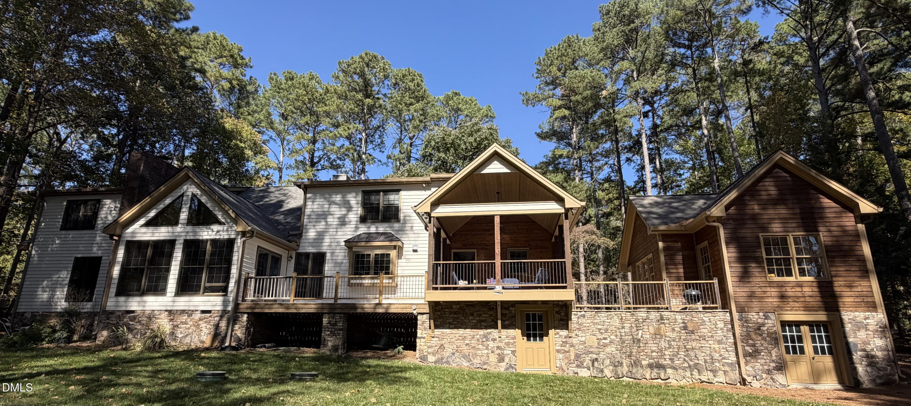 11817 Edgewater Court