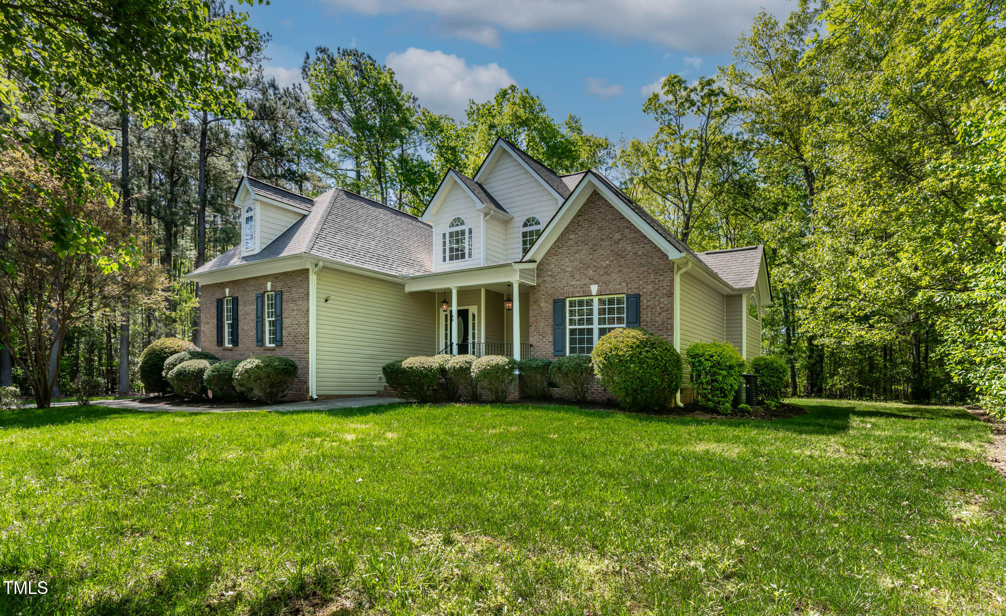40 Holden Court