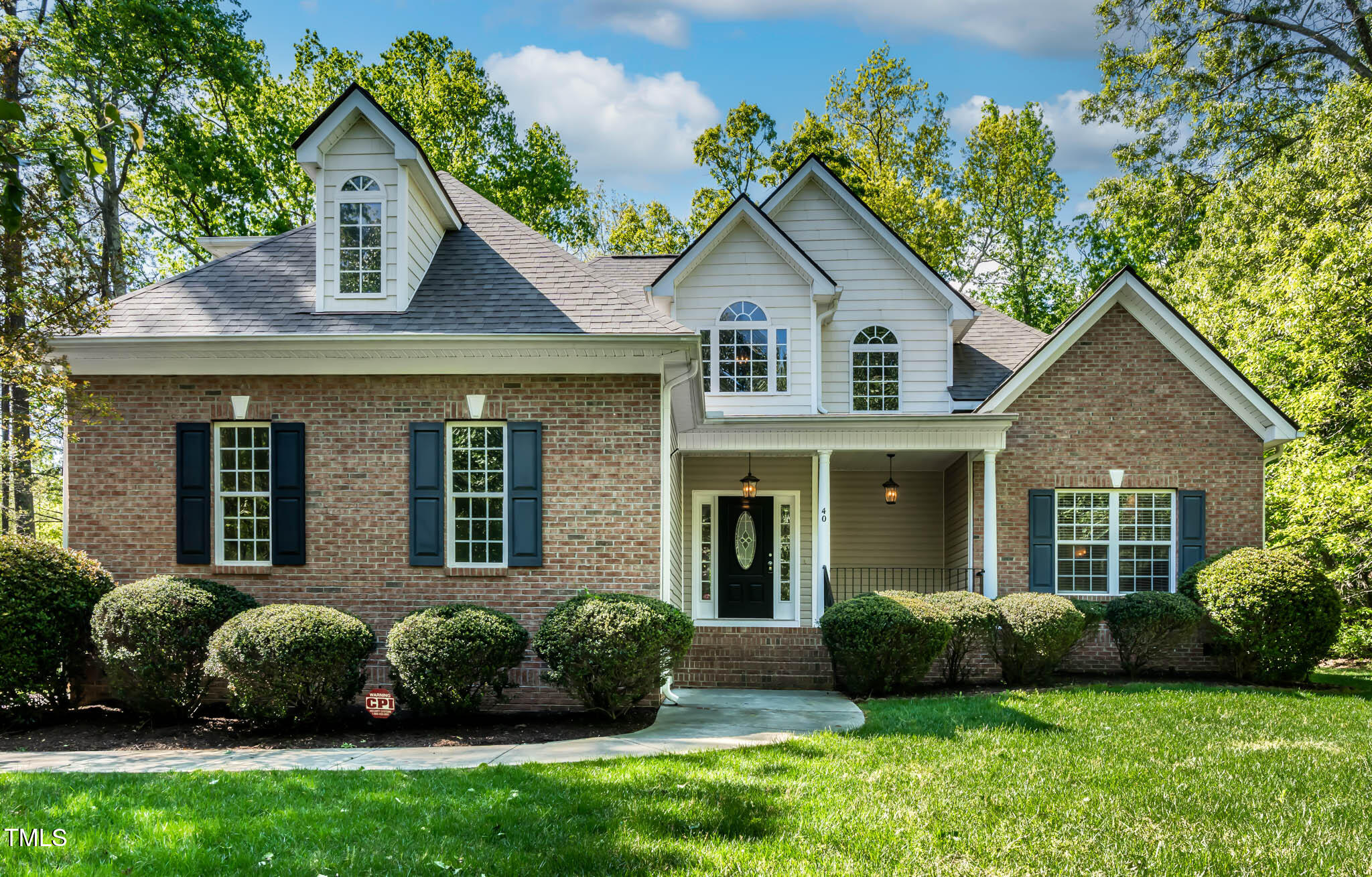 40 Holden Court