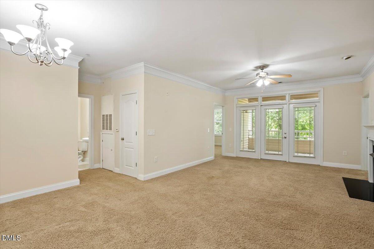 1401 Coopershill Drive 206