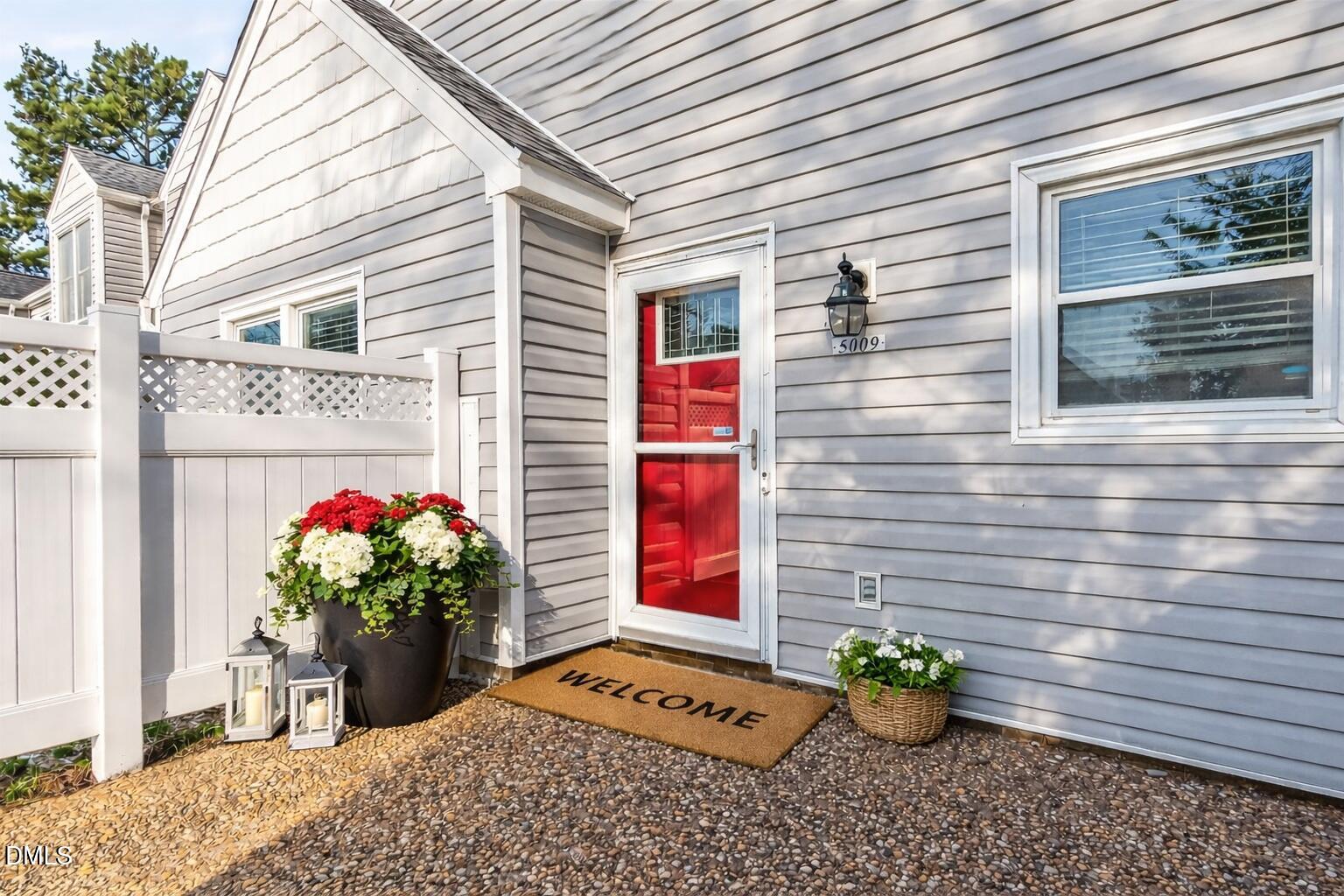 5009 Avenida Del Sol Drive