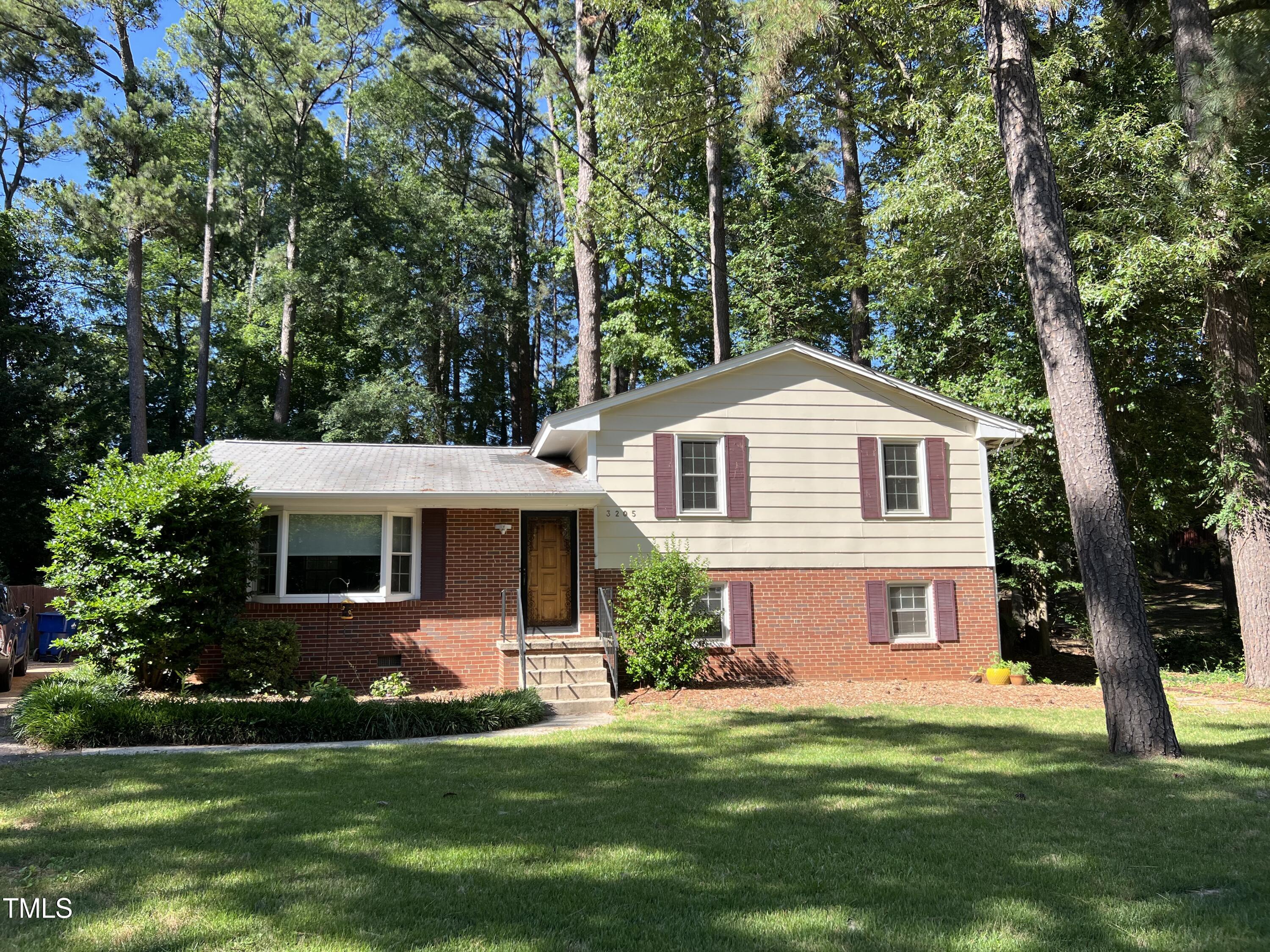 3205 Broyhill Circle
