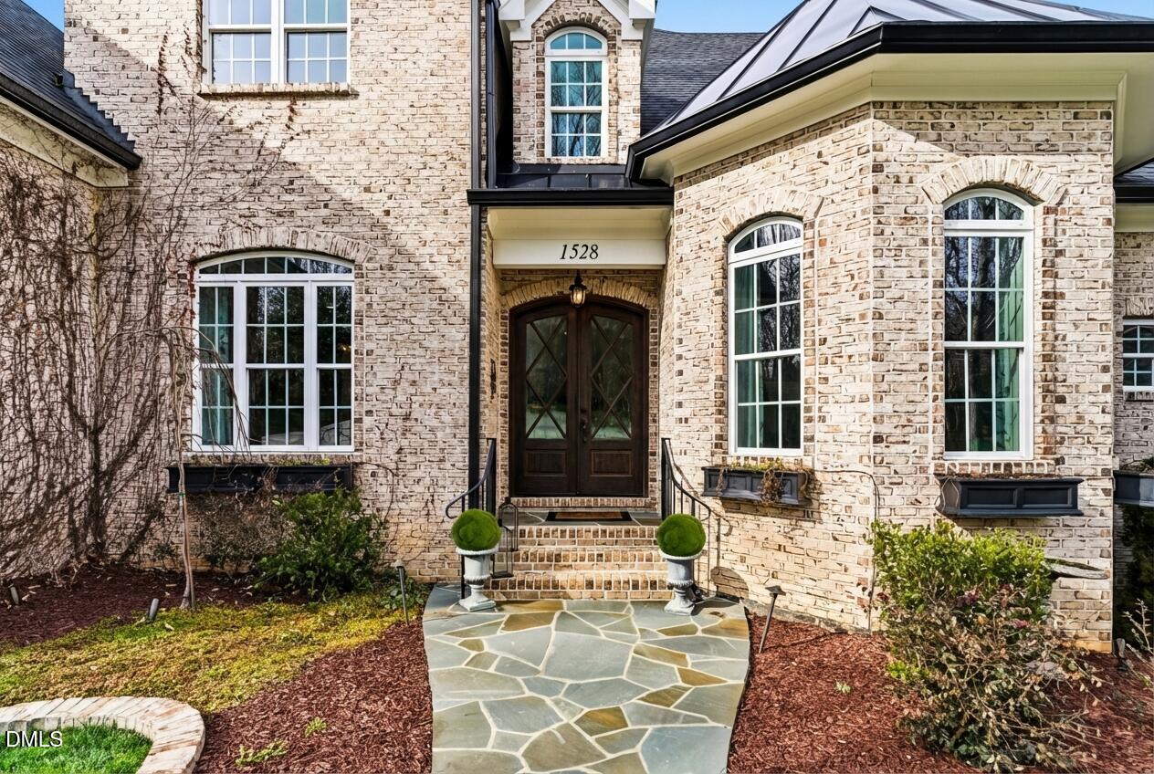 1528 Eglantyne Court