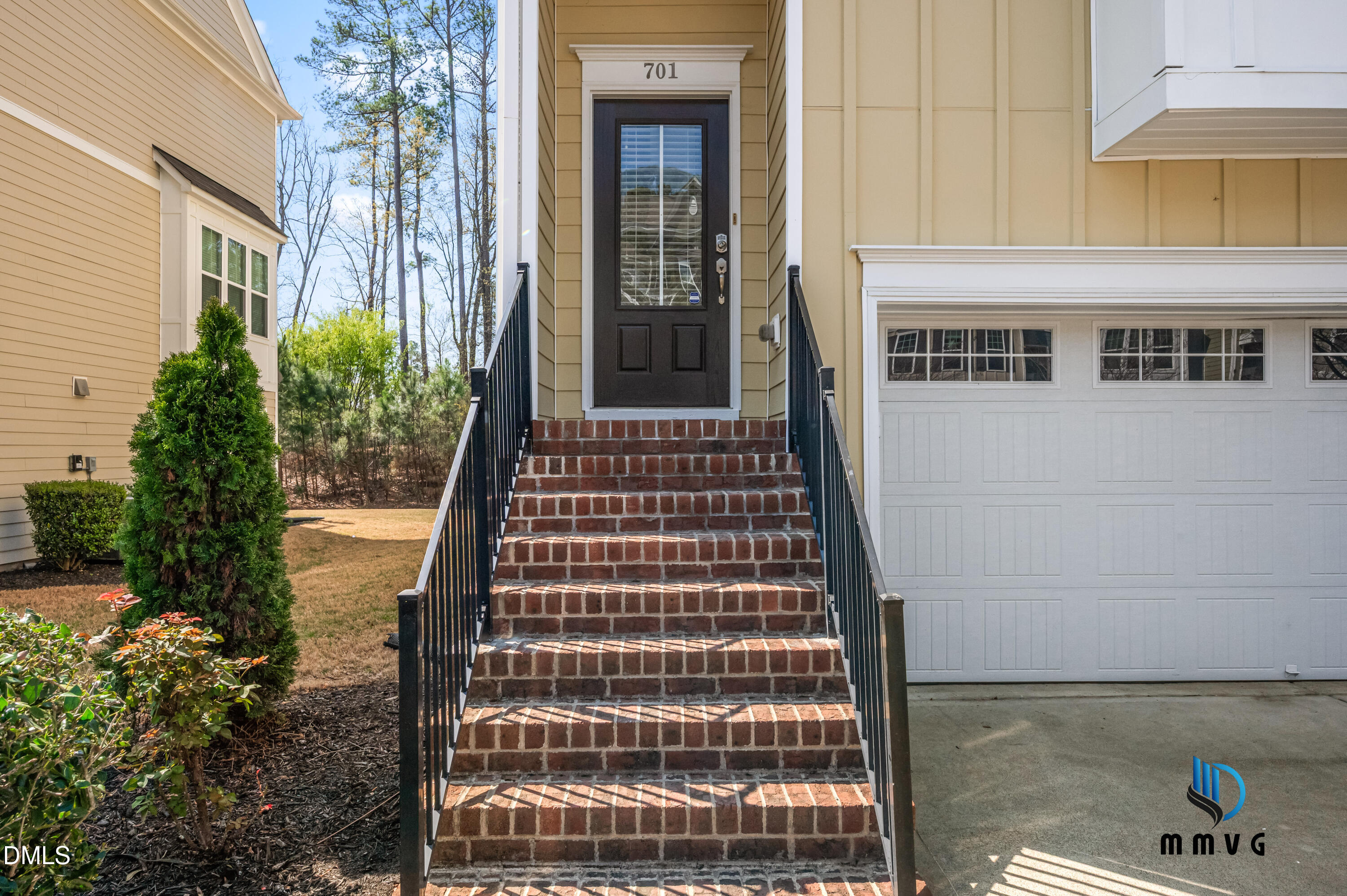 701 Edgewater Ridge Court